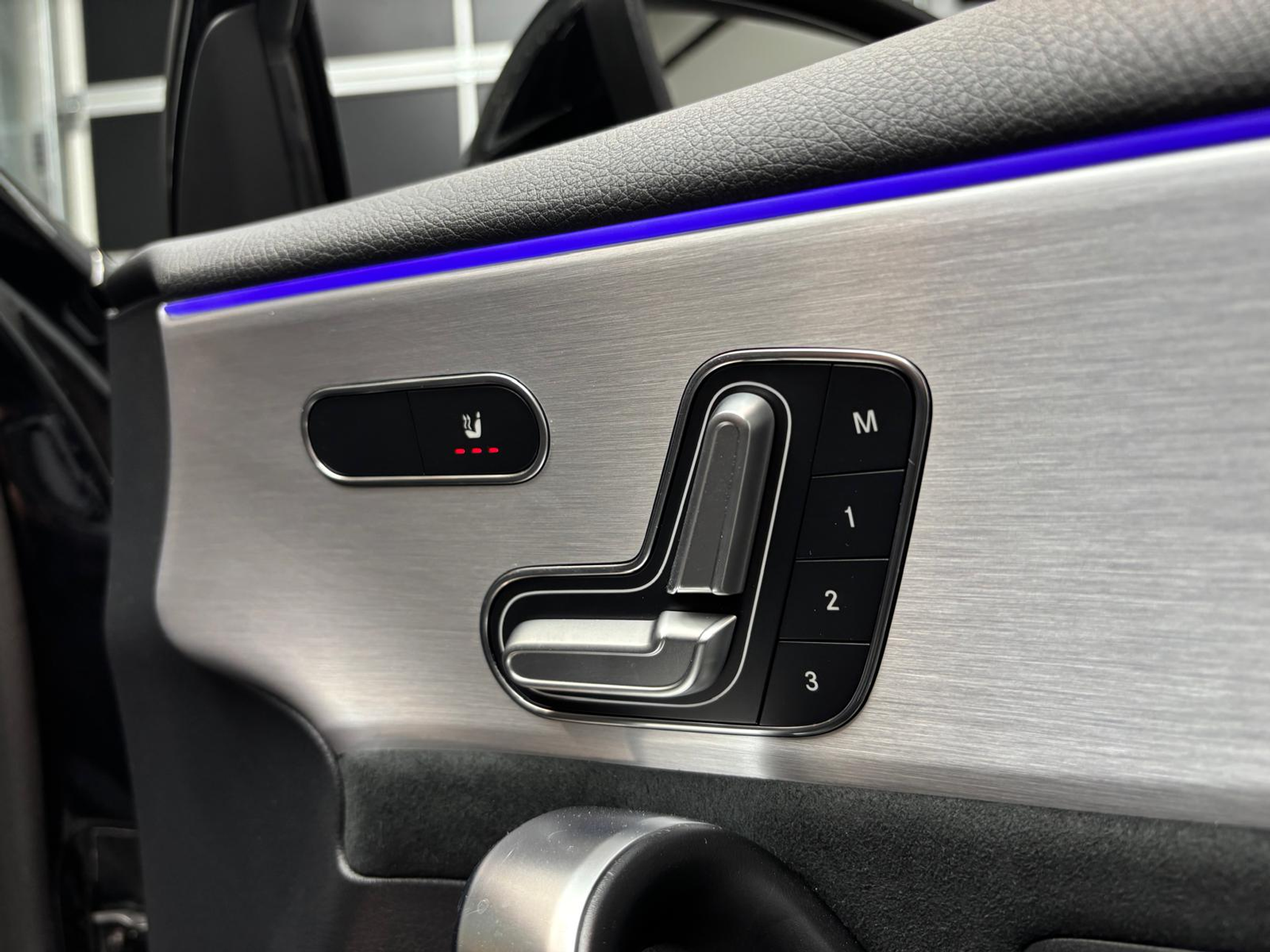 listing desktop thumbnail image 15