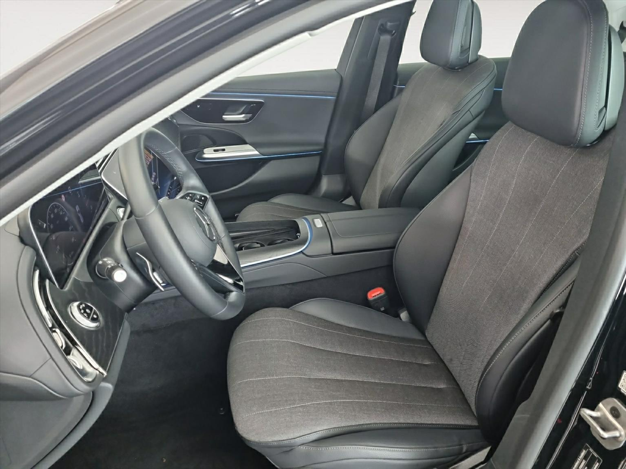 listing desktop thumbnail image 4