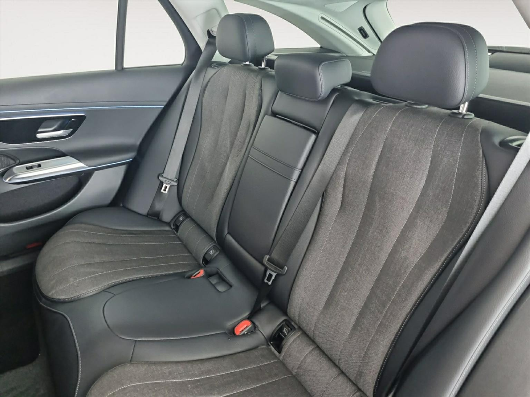 listing desktop thumbnail image 14