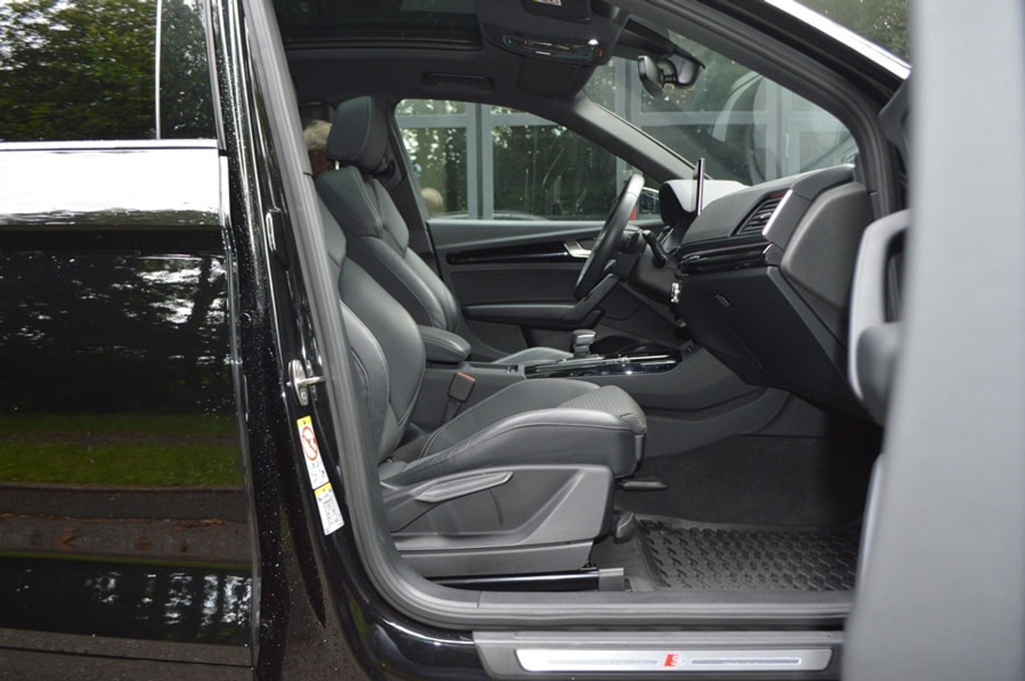 listing desktop thumbnail image 6