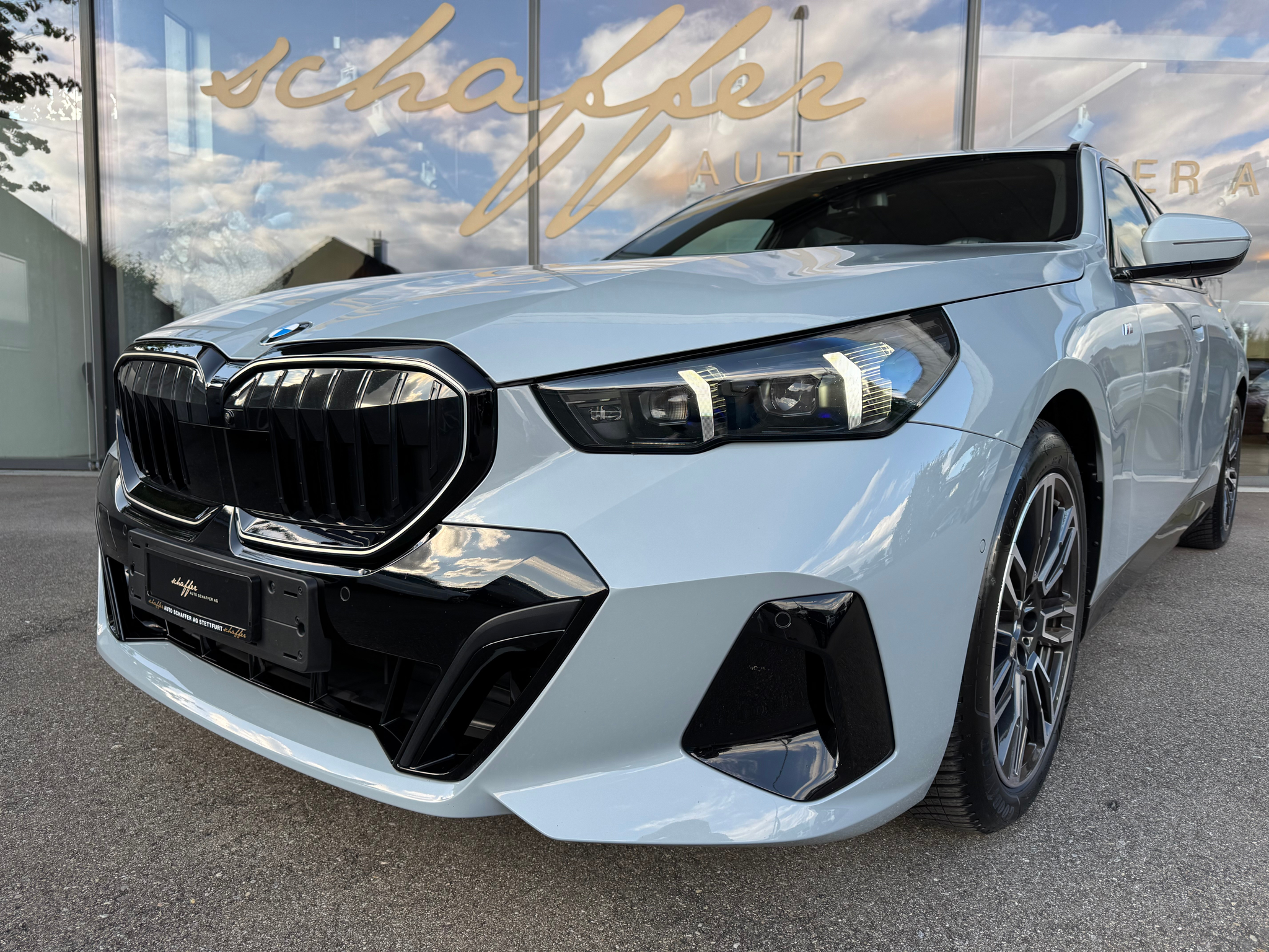 listing desktop thumbnail image 1