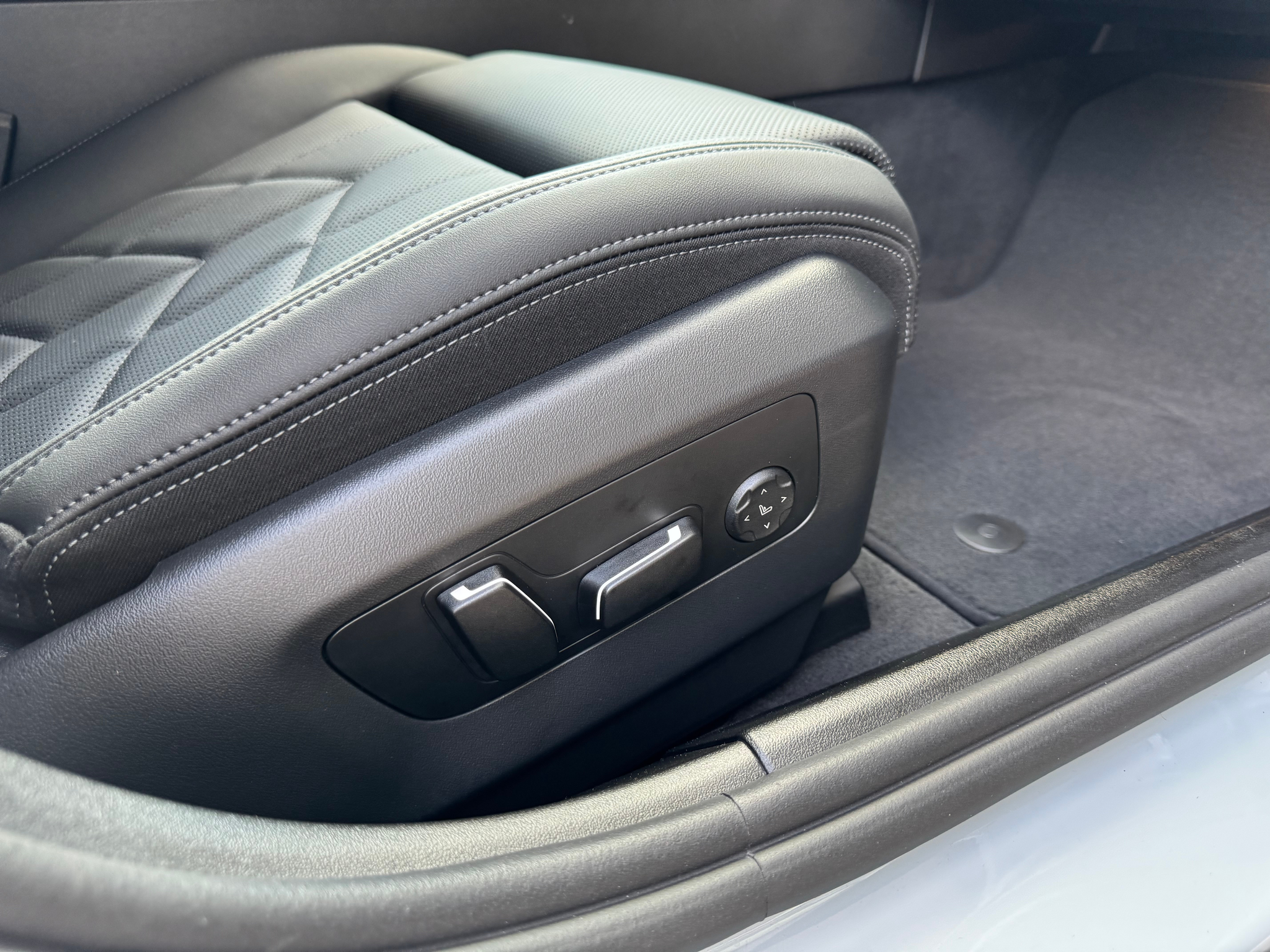 listing desktop thumbnail image 27