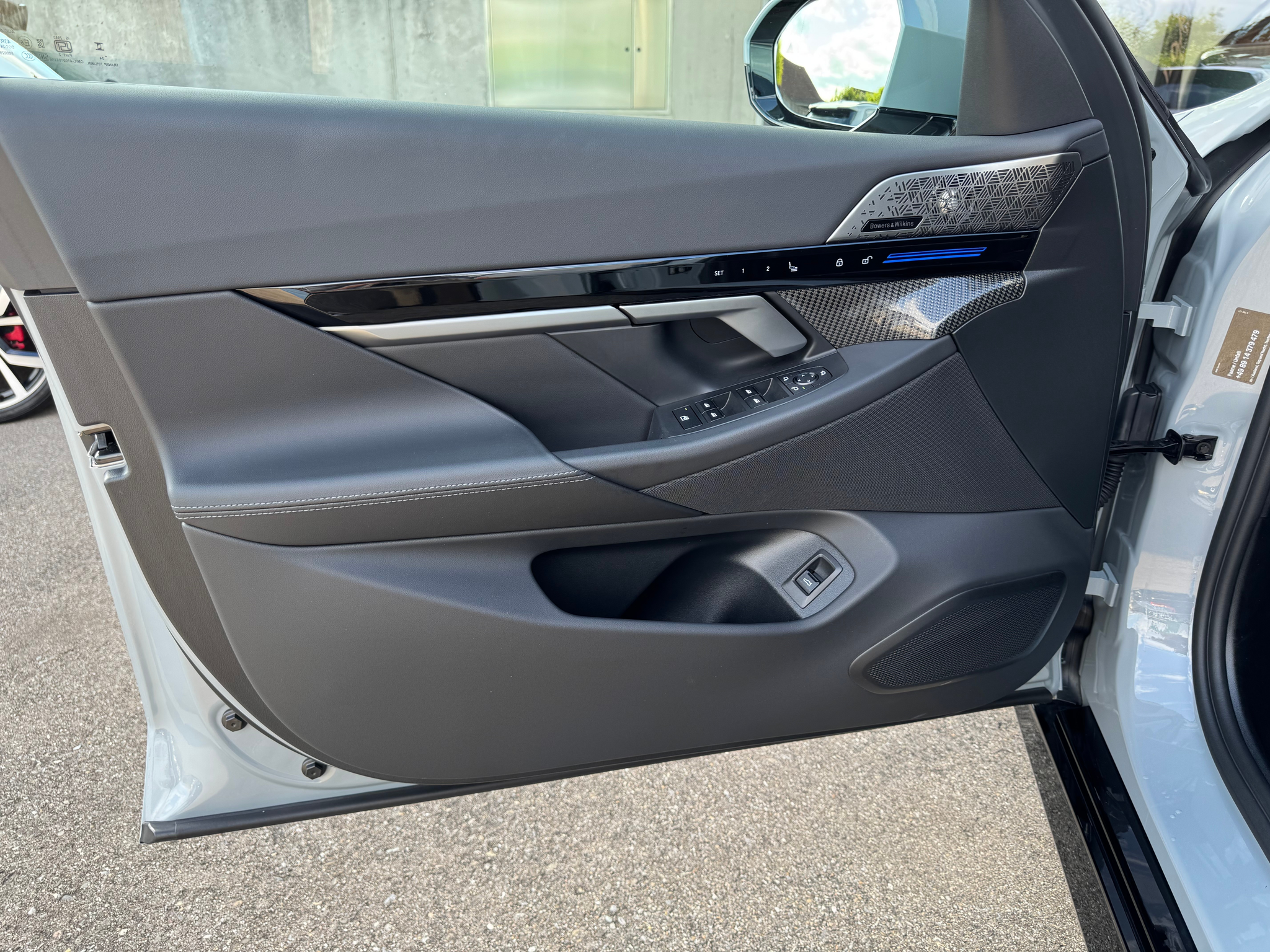 listing desktop thumbnail image 14