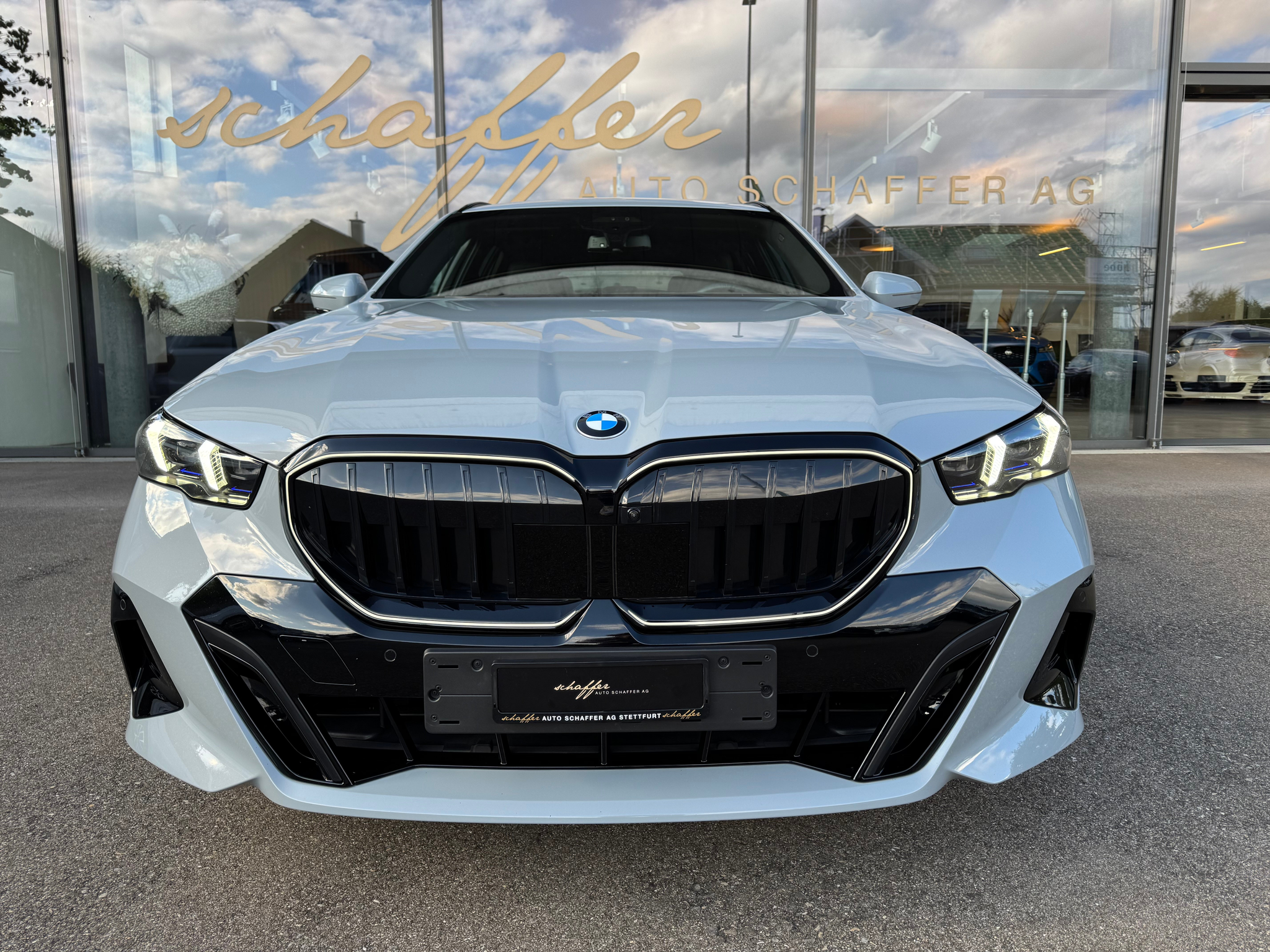 listing desktop thumbnail image 2