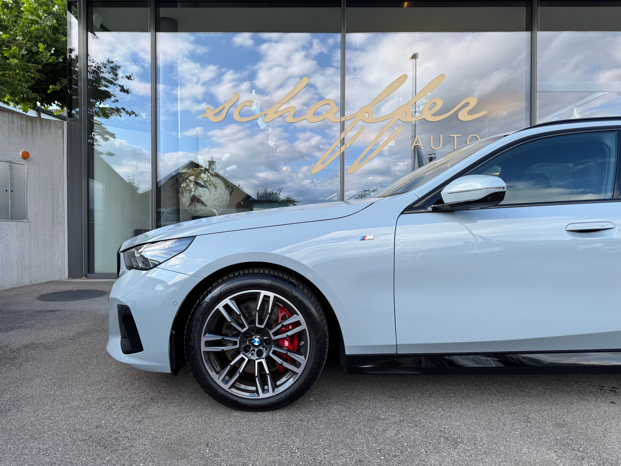 listing desktop thumbnail image 5