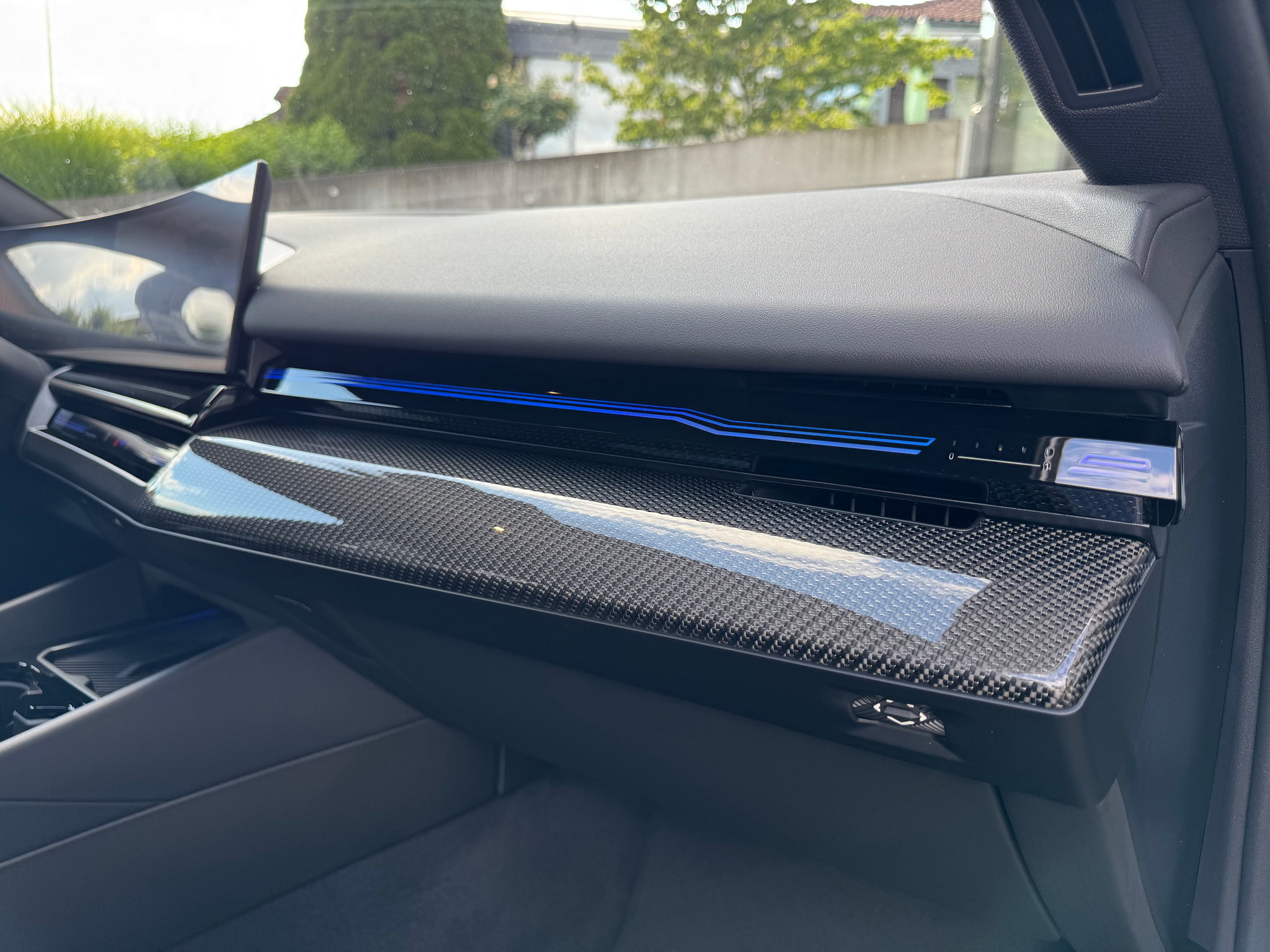 listing desktop thumbnail image 28