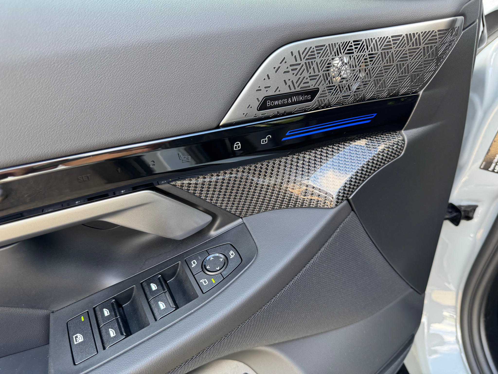 listing desktop thumbnail image 16