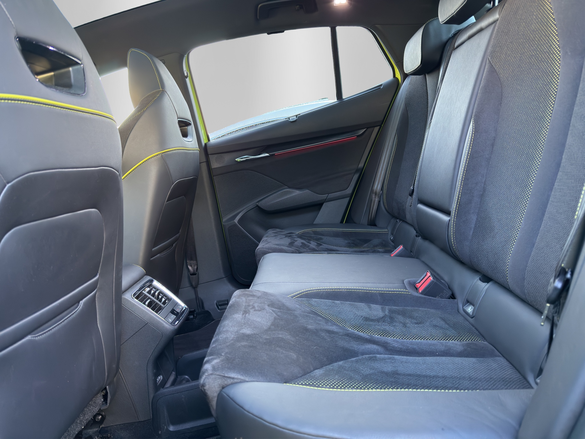 listing desktop thumbnail image 14