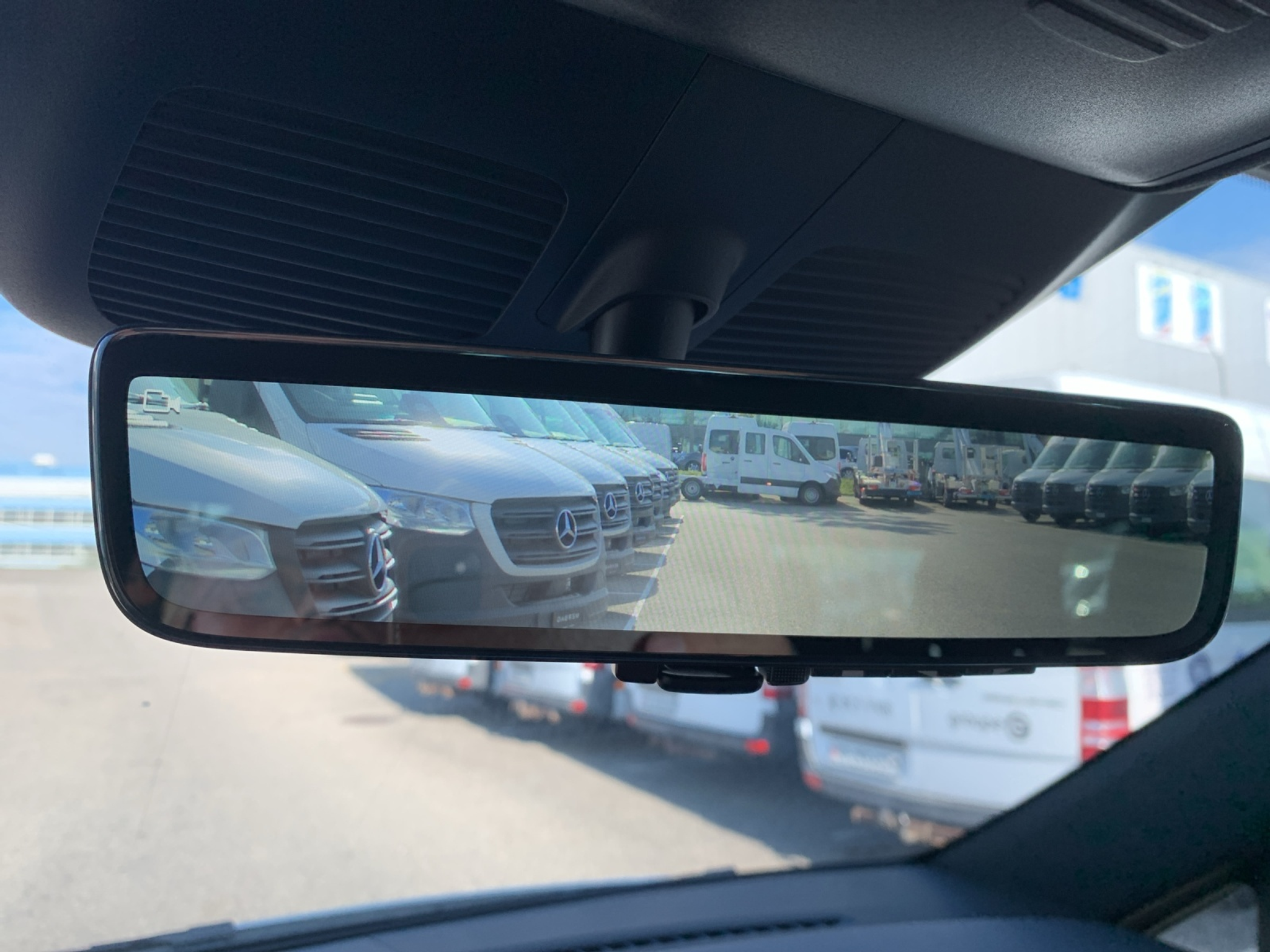 listing desktop thumbnail image 14