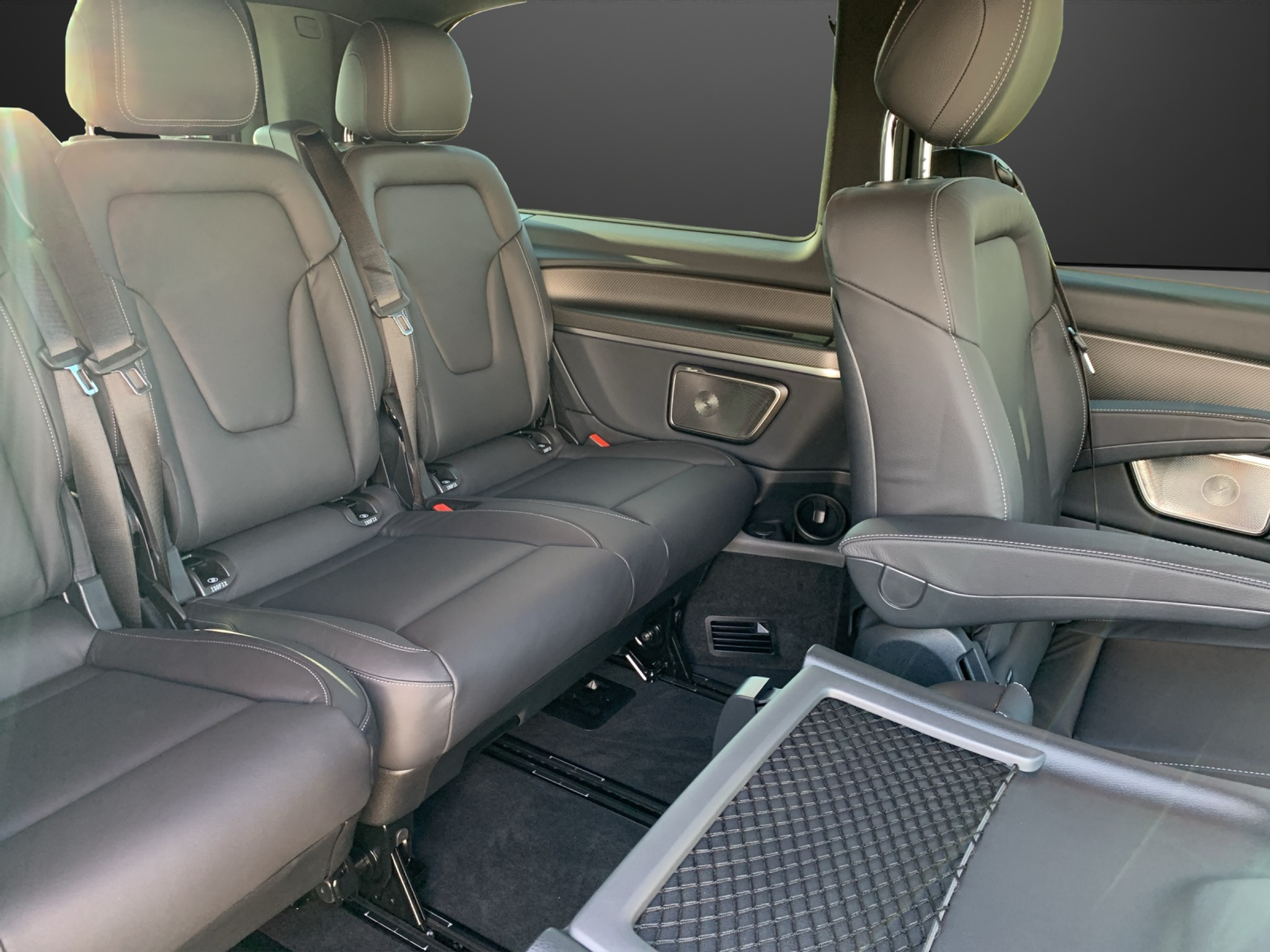 listing desktop thumbnail image 7