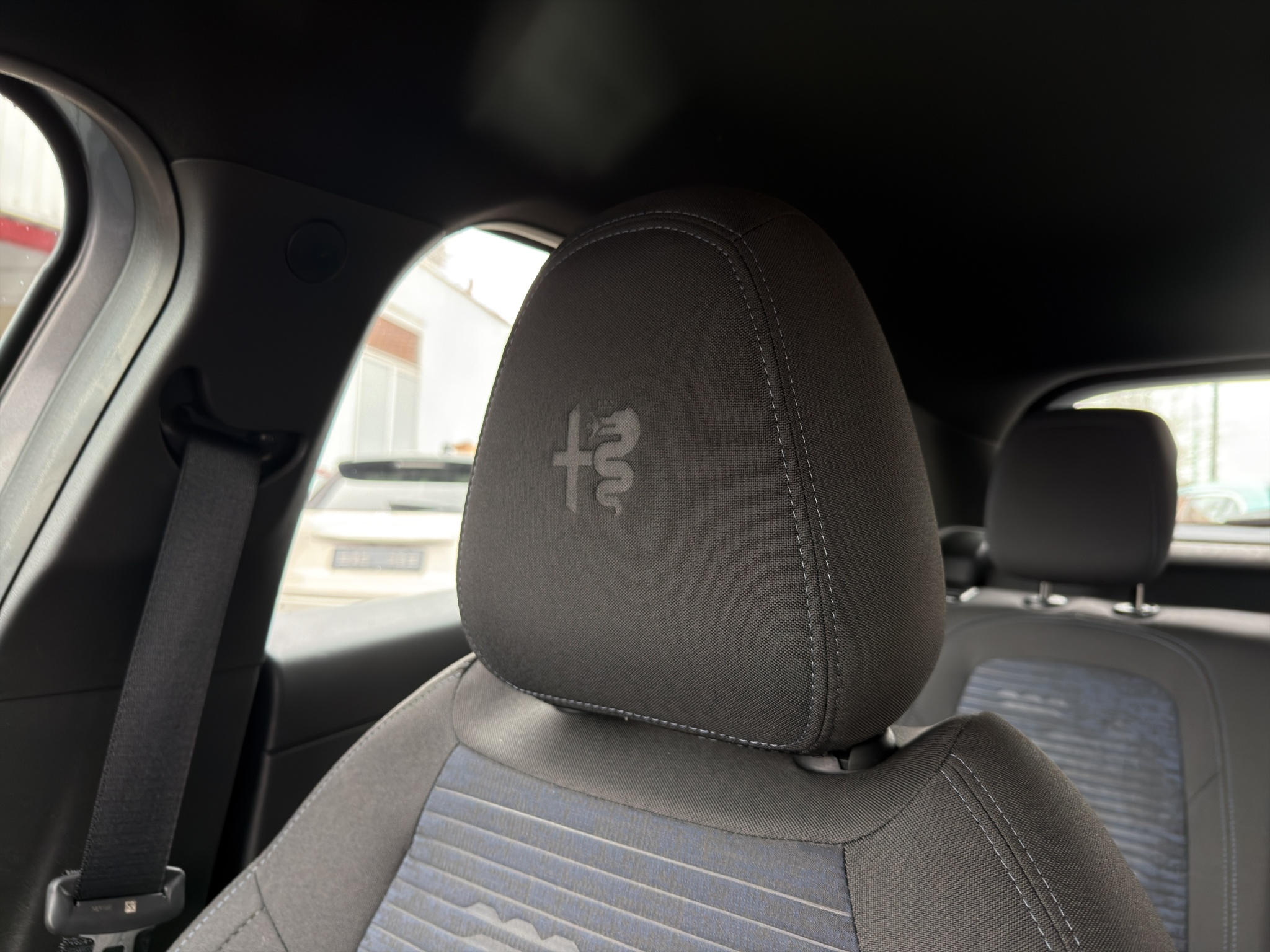 listing desktop thumbnail image 30