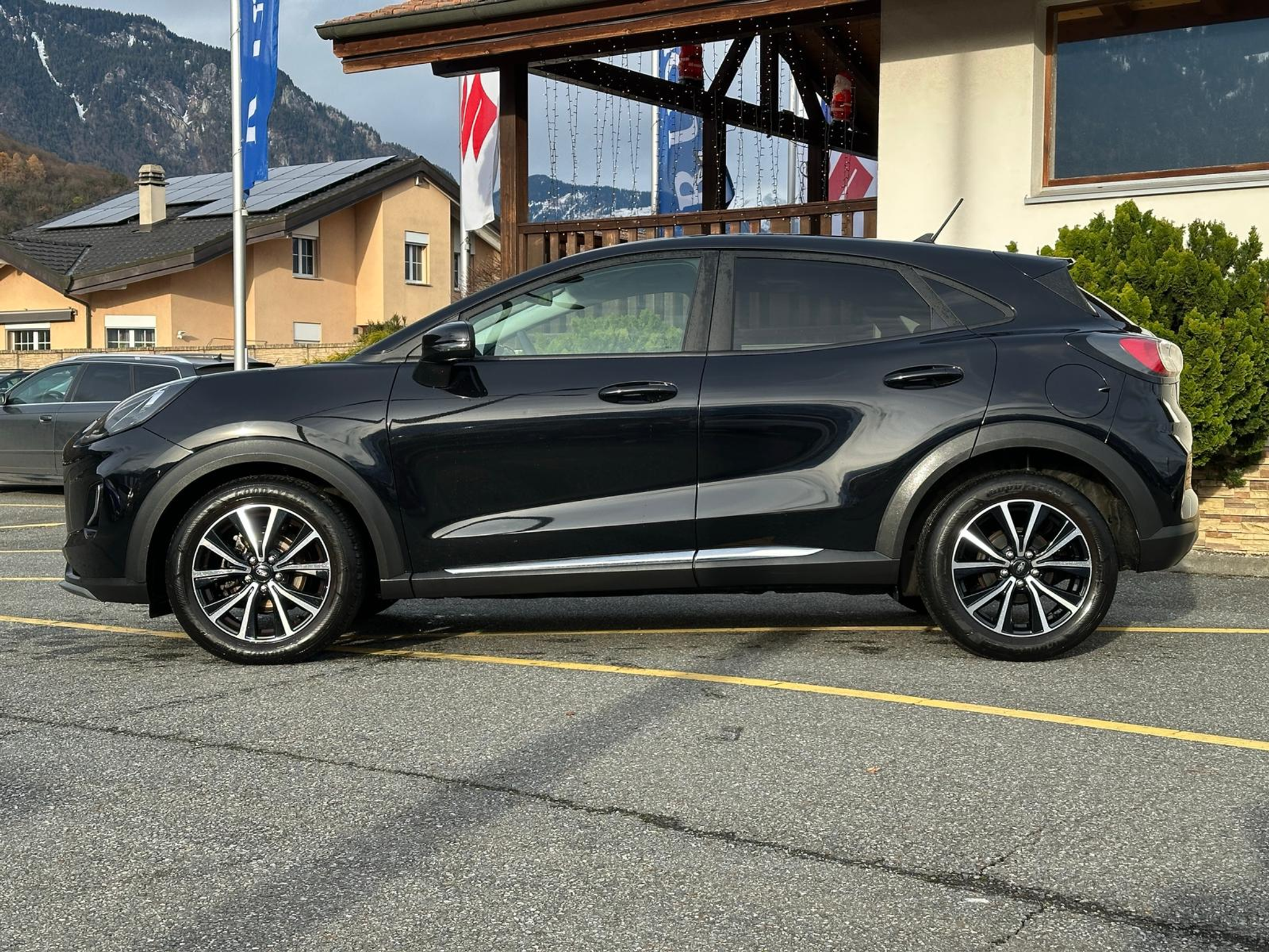 listing desktop thumbnail image 1