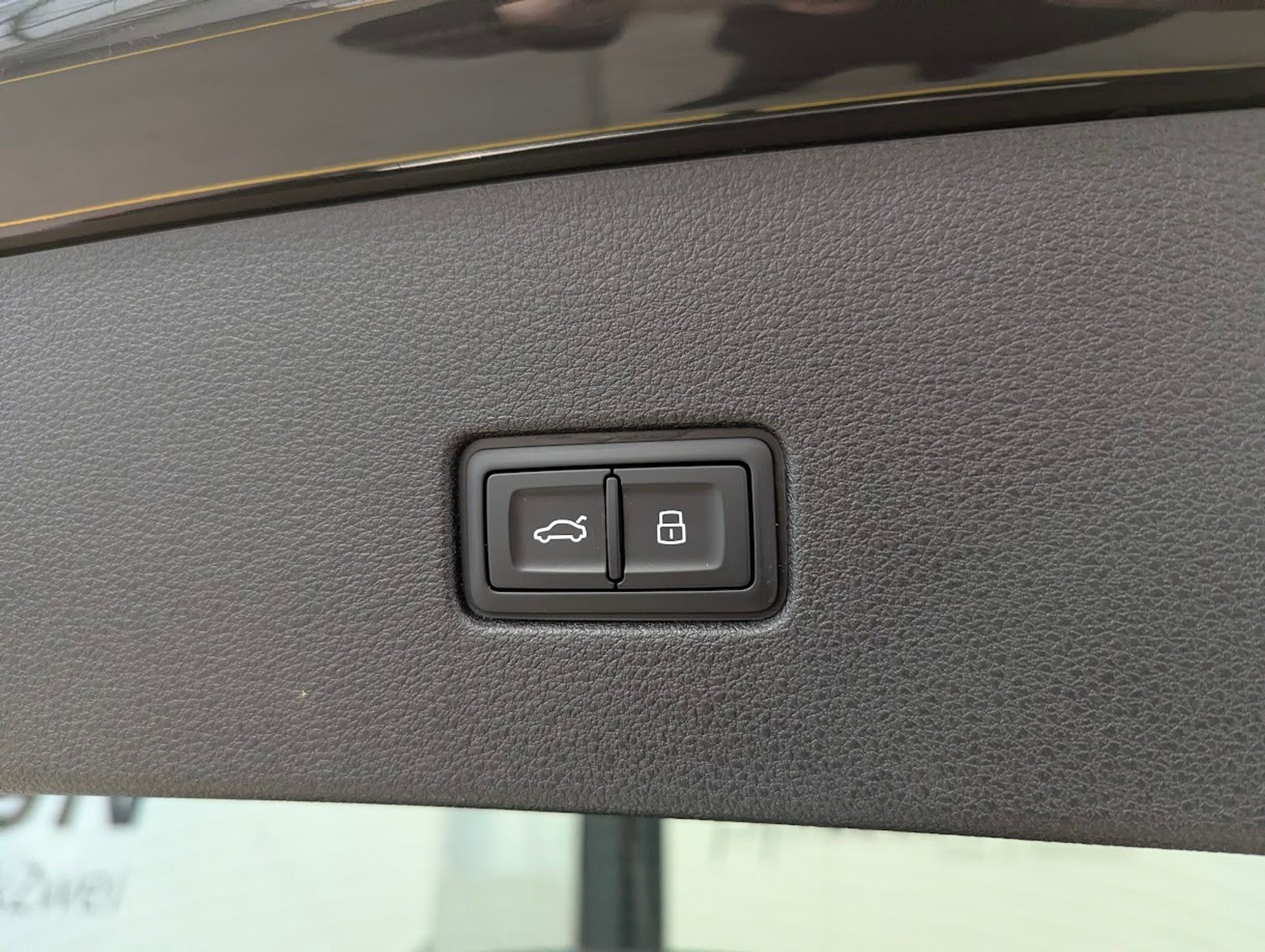 listing desktop thumbnail image 20