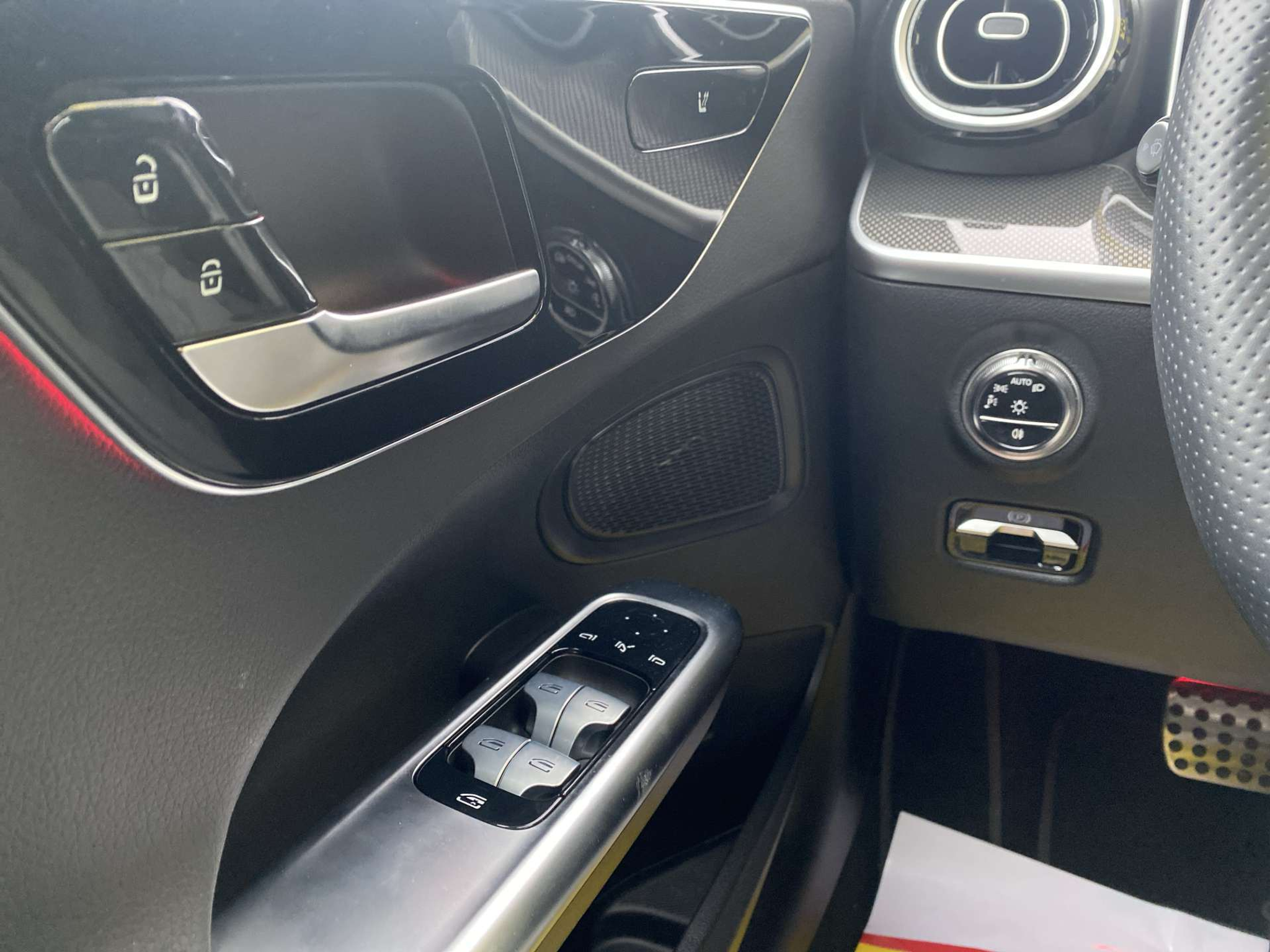 listing desktop thumbnail image 15