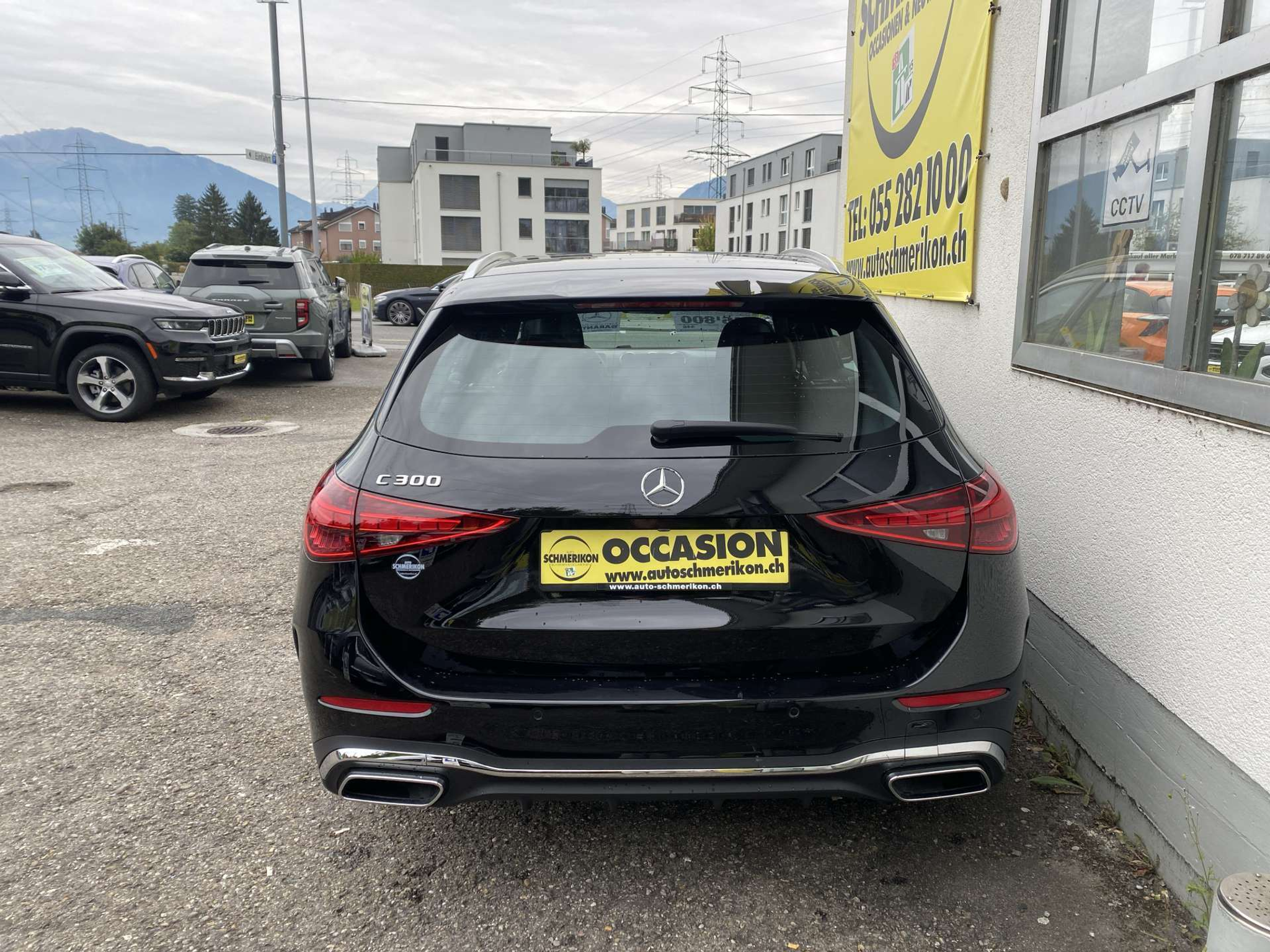 listing desktop thumbnail image 3