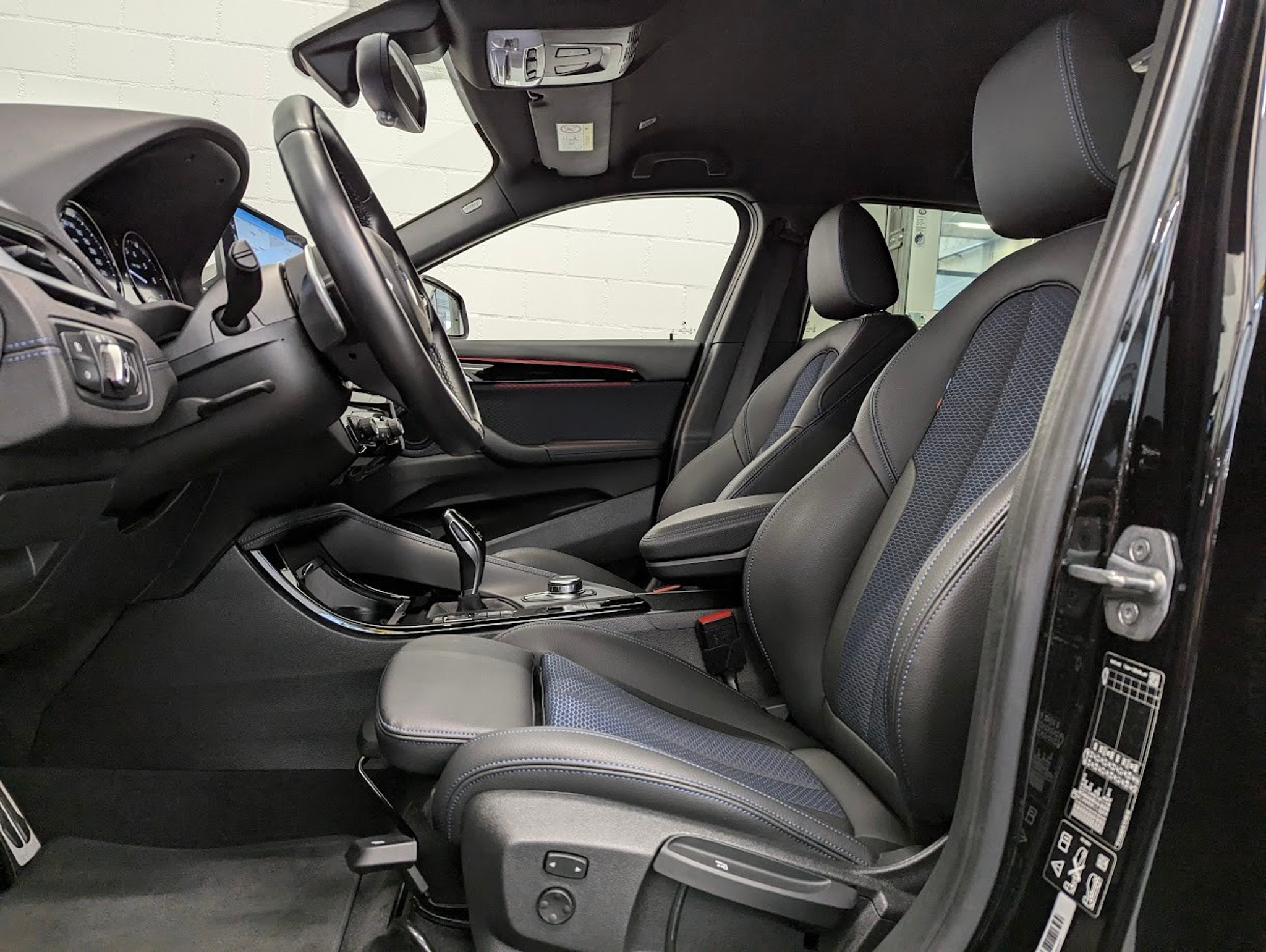 listing desktop thumbnail image 3