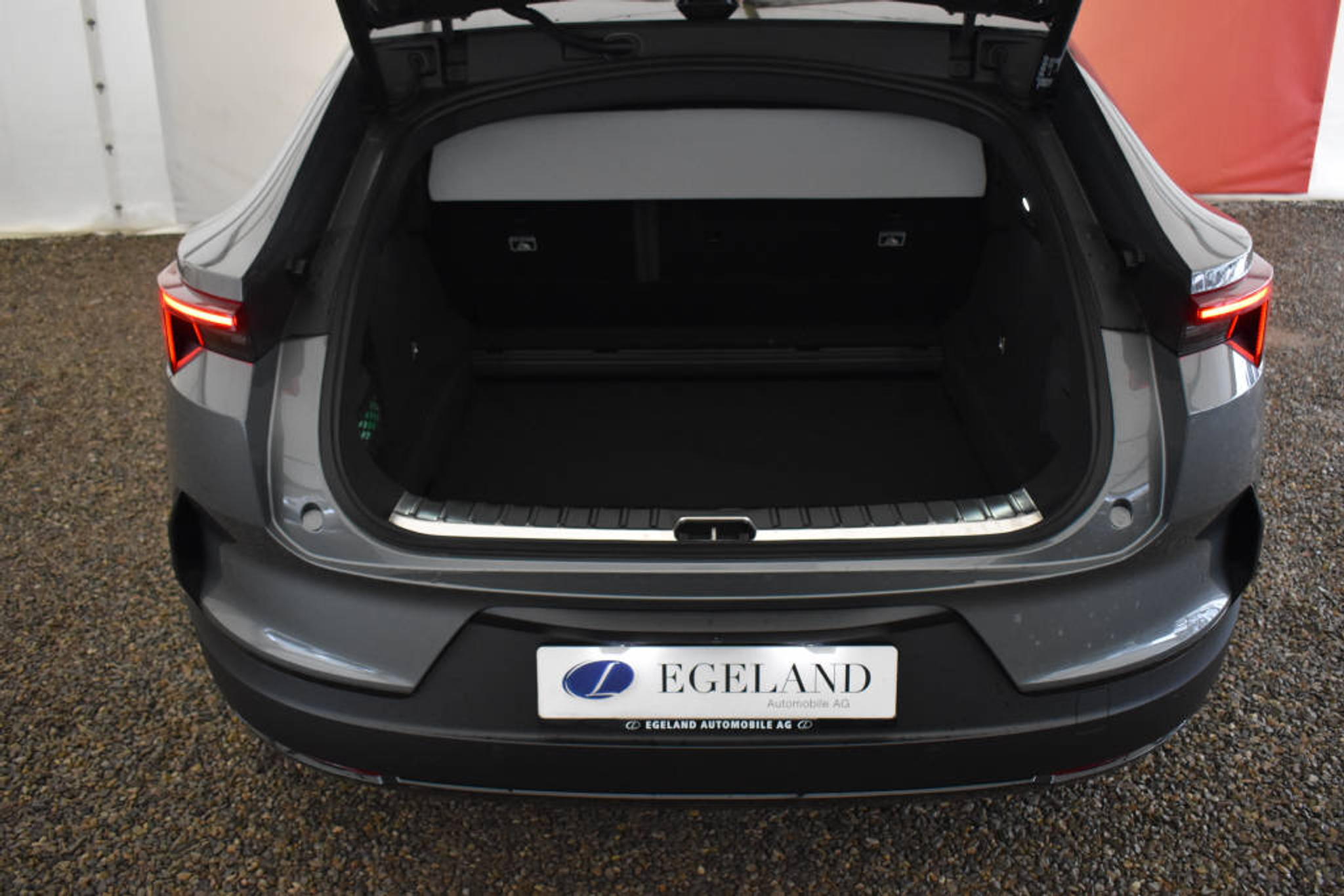 listing desktop thumbnail image 6