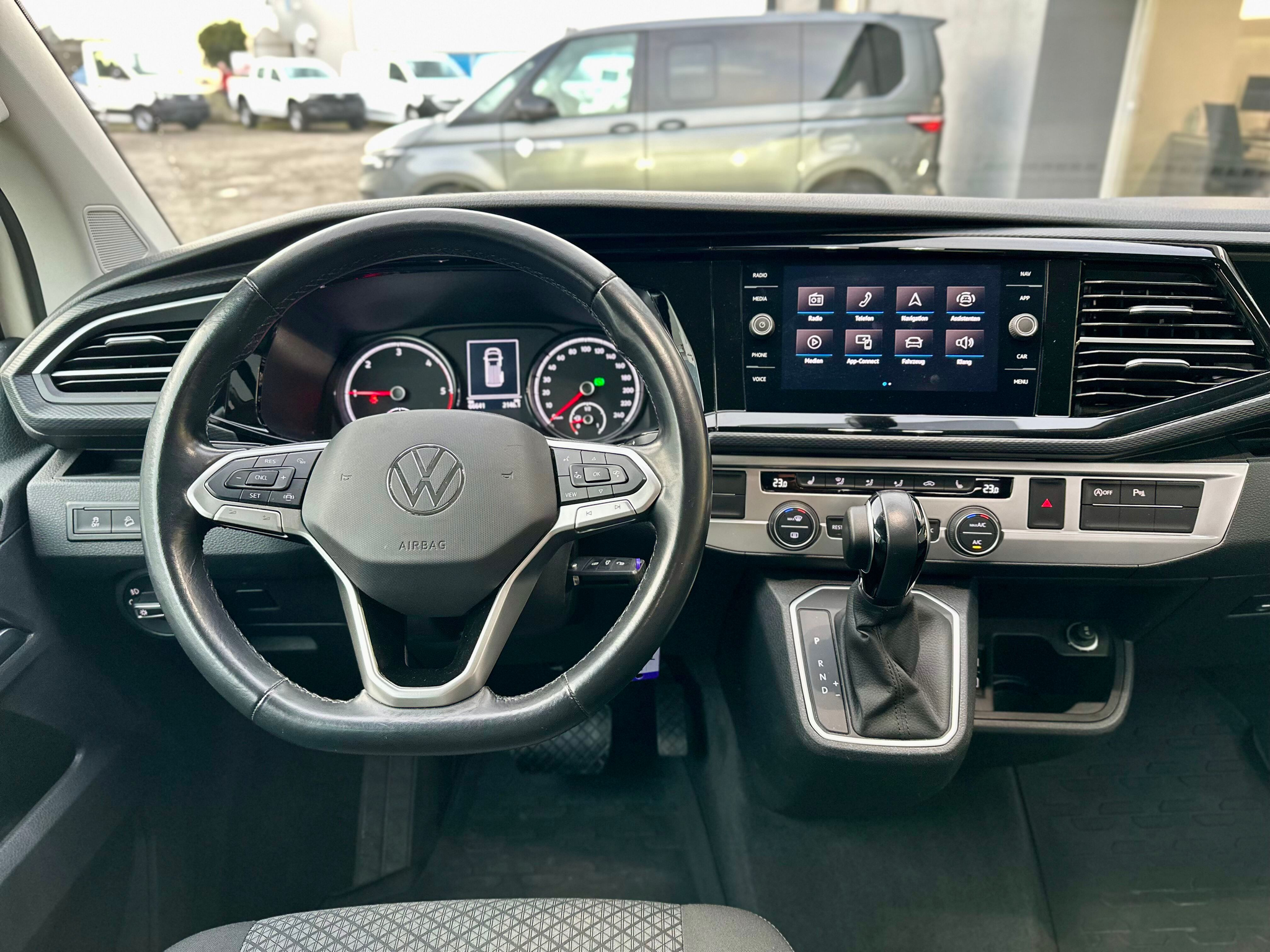 listing desktop thumbnail image 8