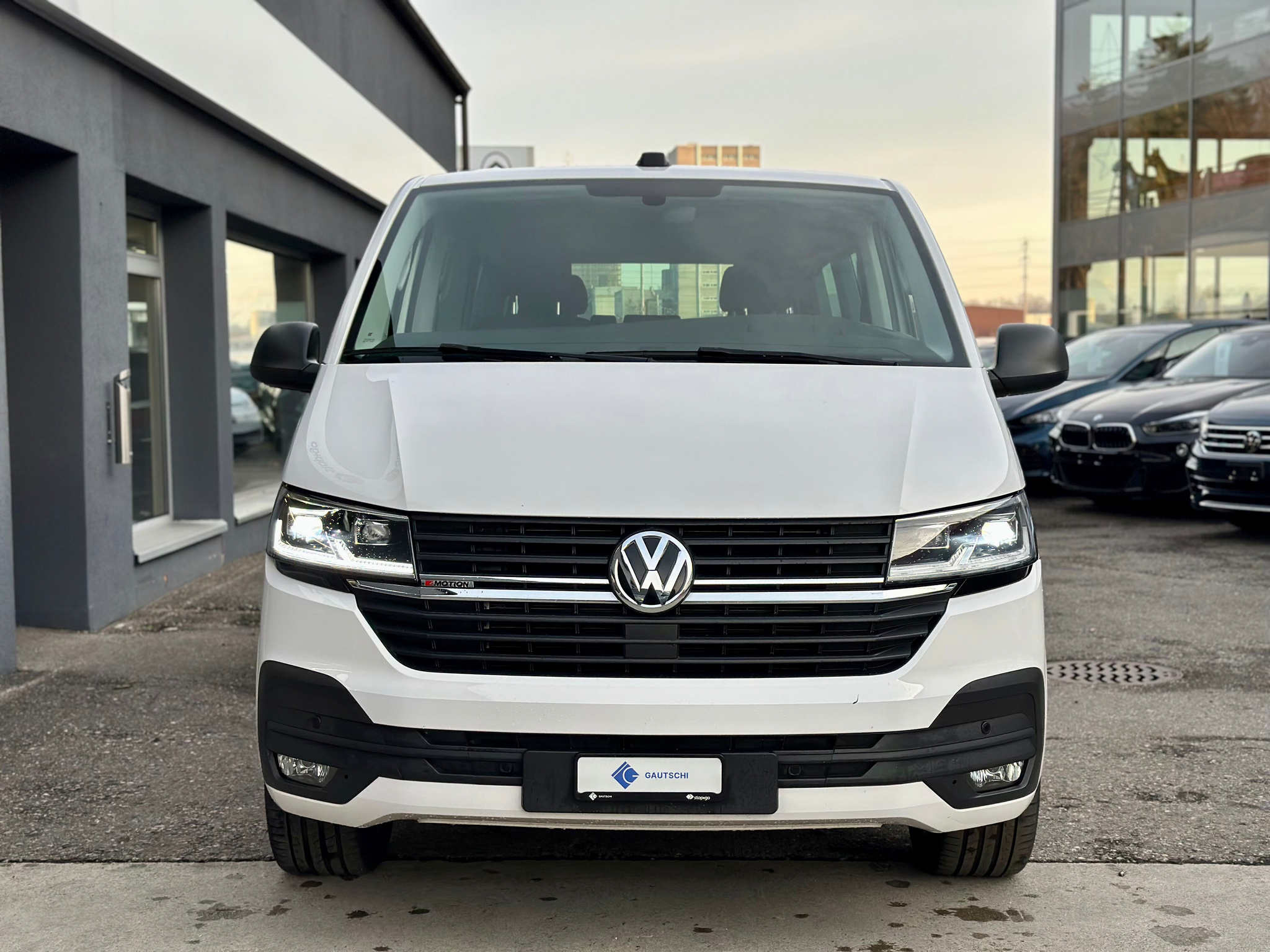 listing desktop thumbnail image 1