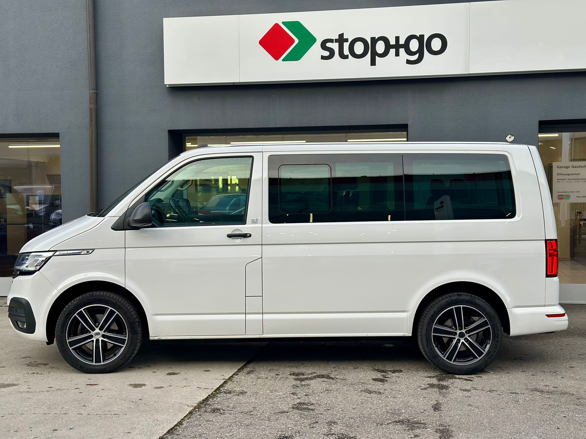 listing desktop thumbnail image 2