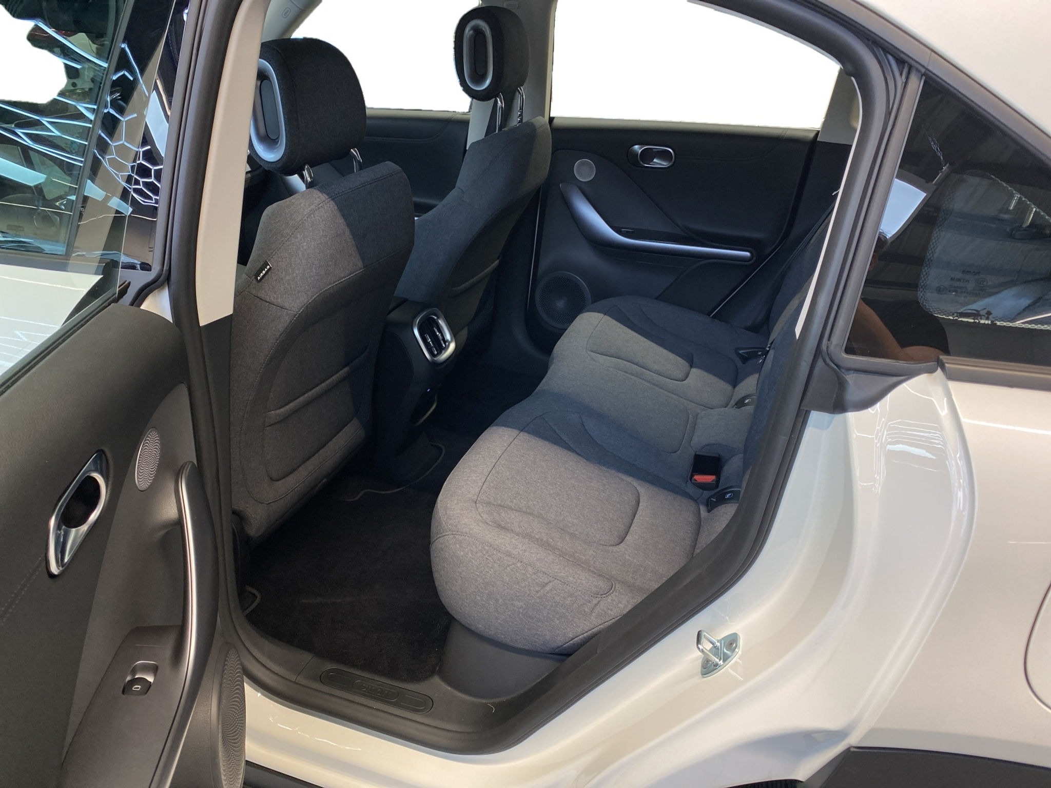 listing desktop thumbnail image 7