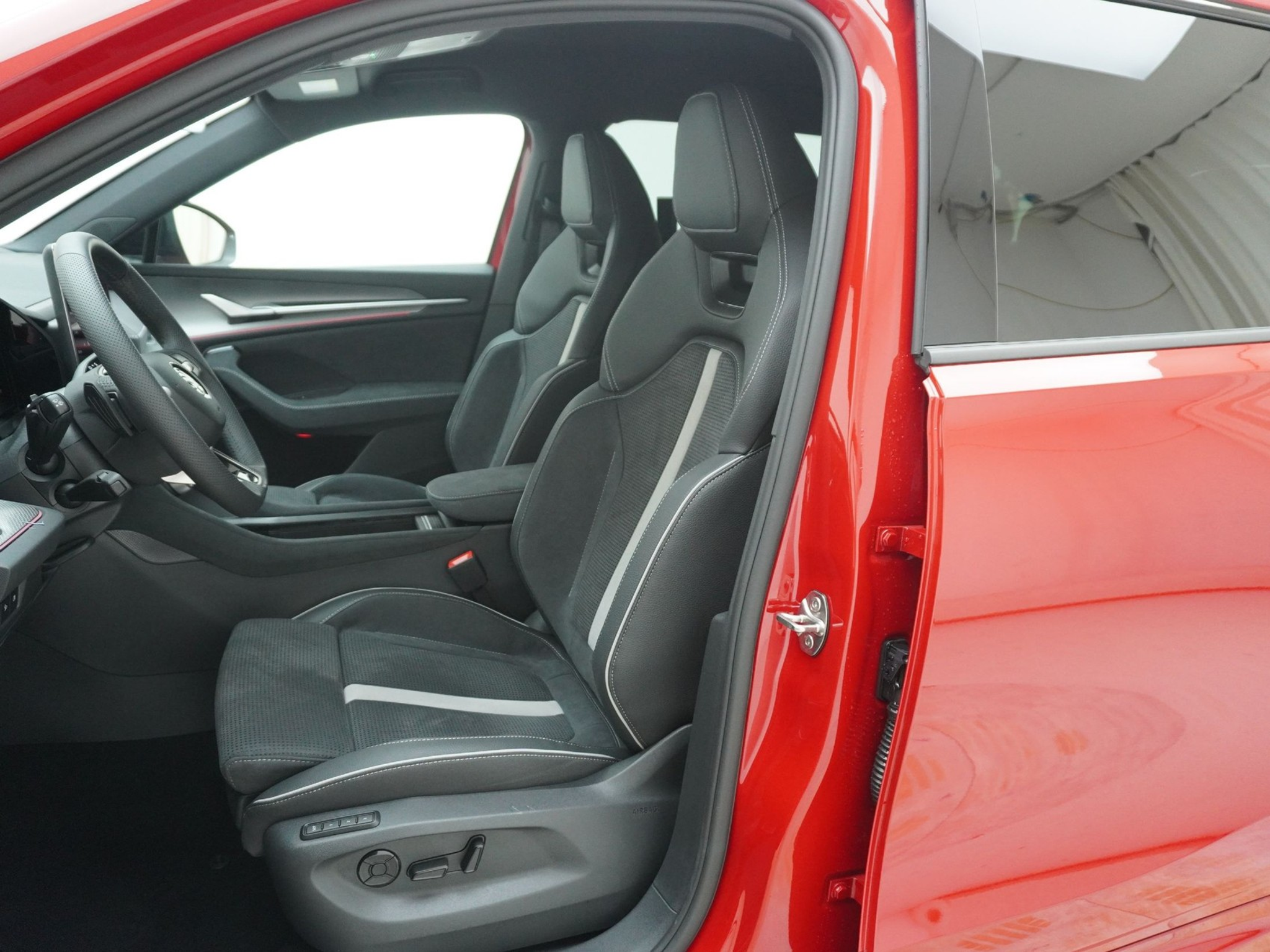 listing desktop thumbnail image 12