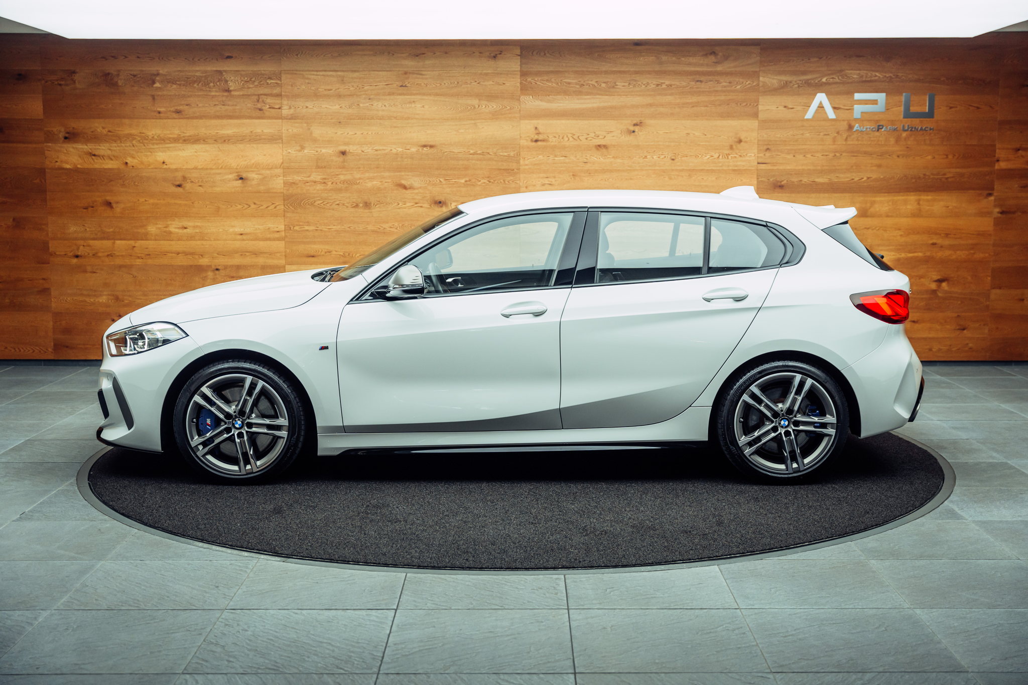 listing desktop thumbnail image 9