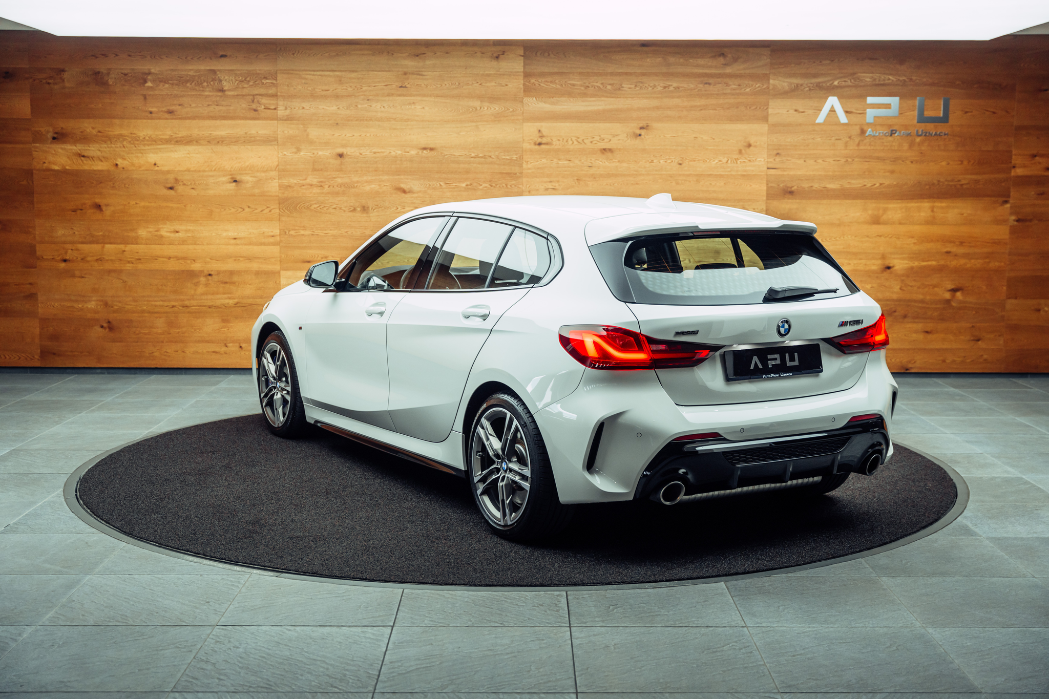 listing desktop thumbnail image 2