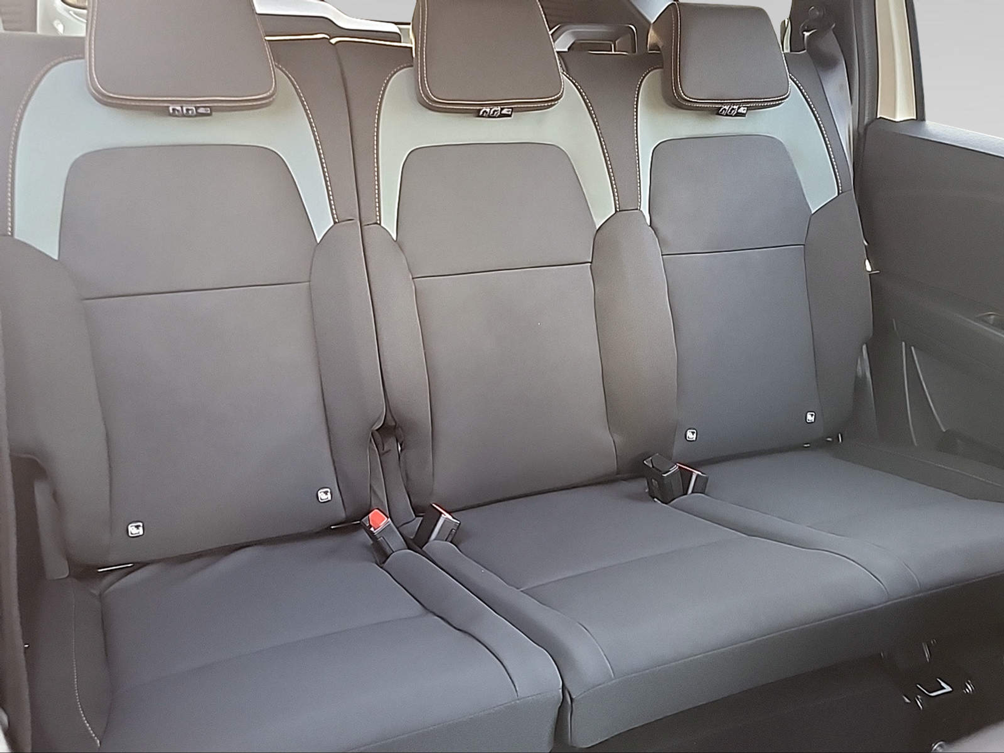 listing desktop thumbnail image 5