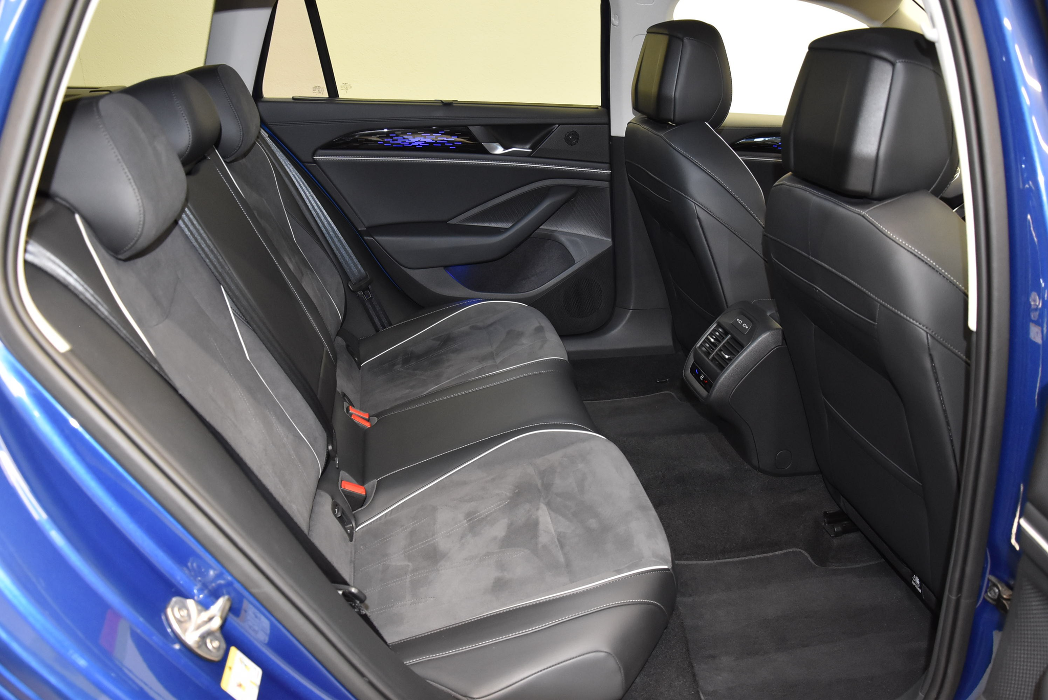 listing desktop thumbnail image 10