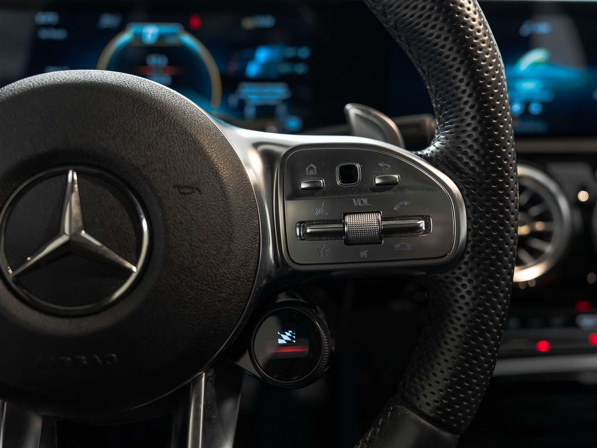 listing desktop thumbnail image 35