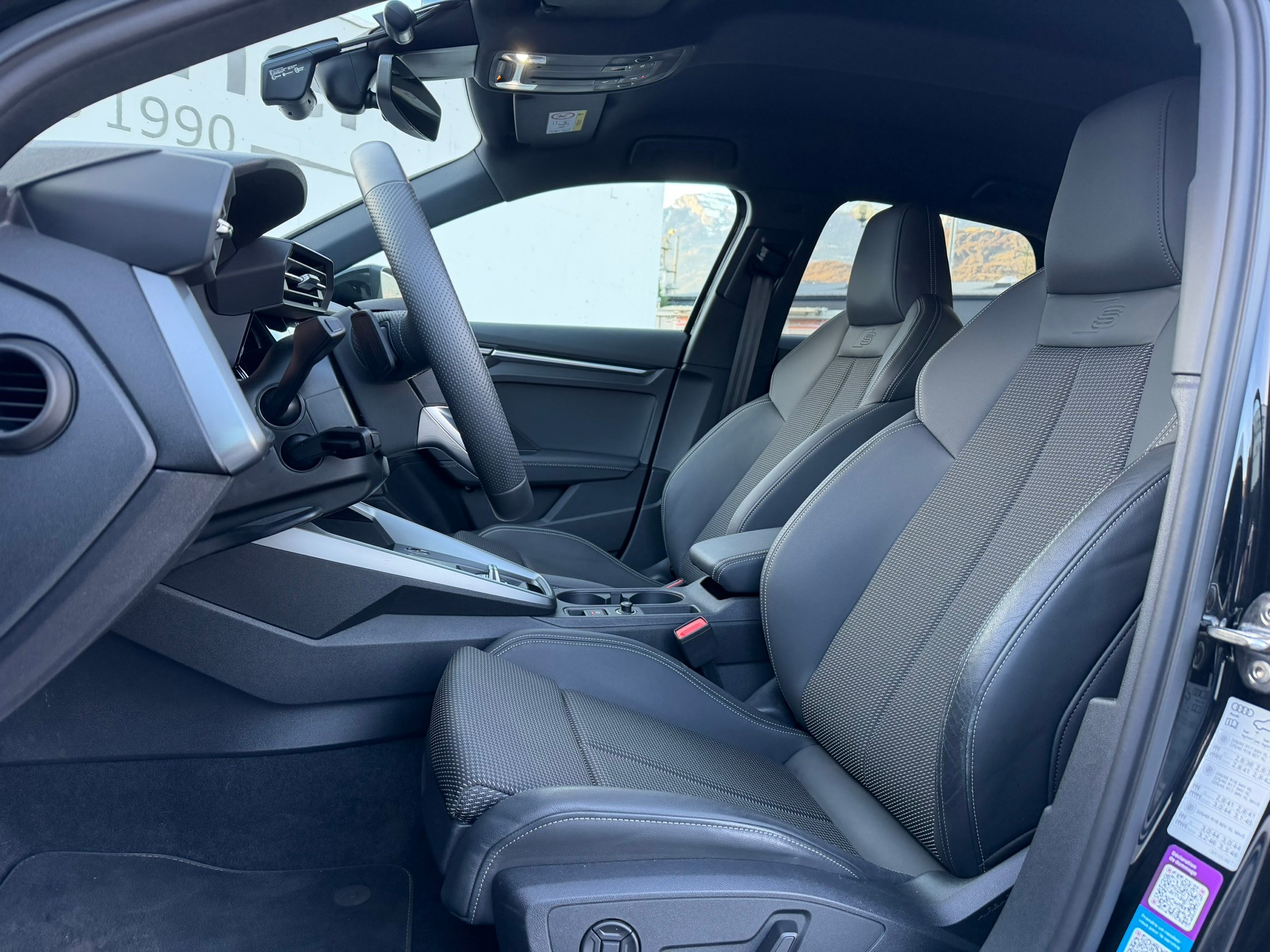 listing desktop thumbnail image 7