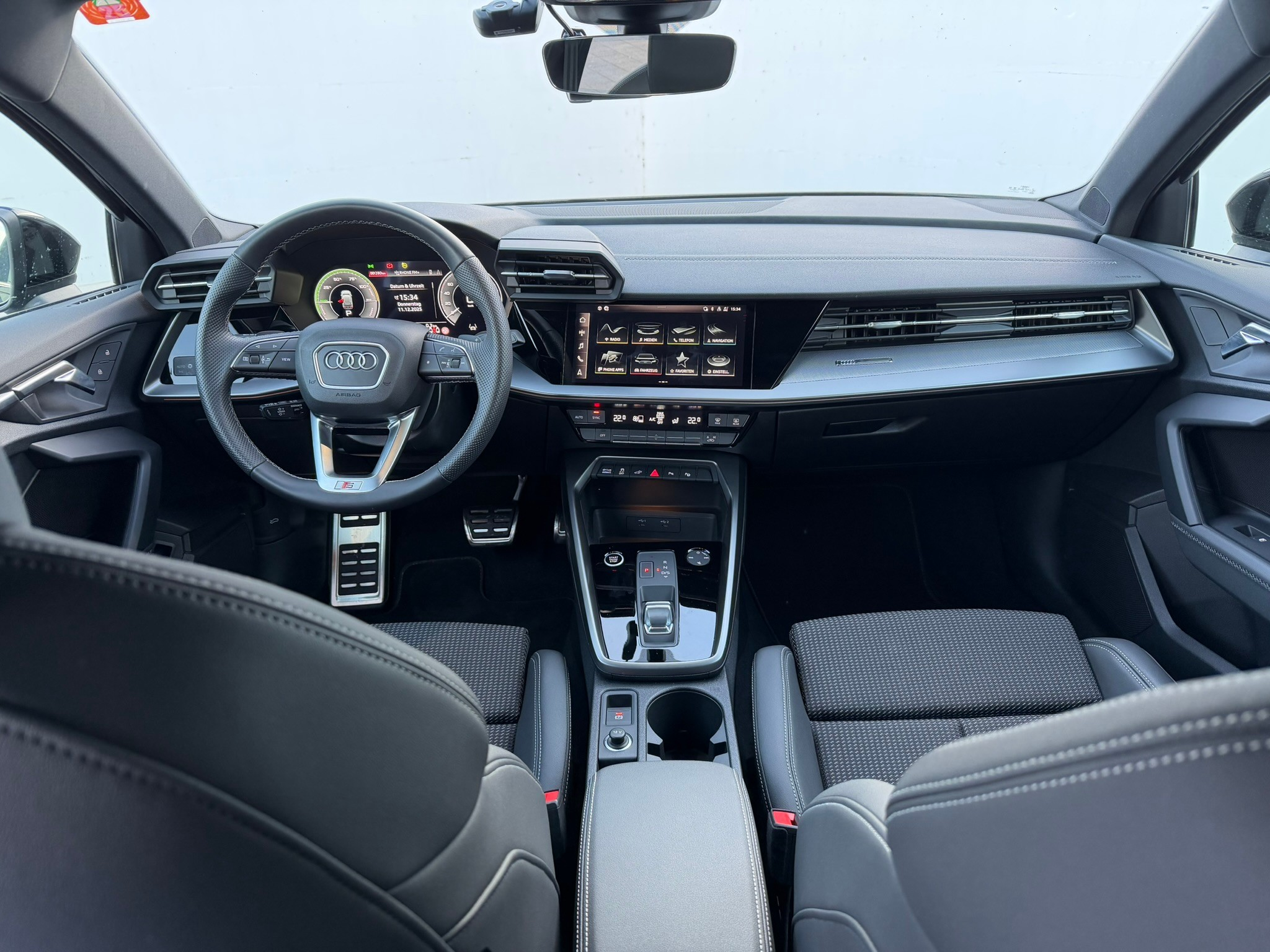 listing desktop thumbnail image 8