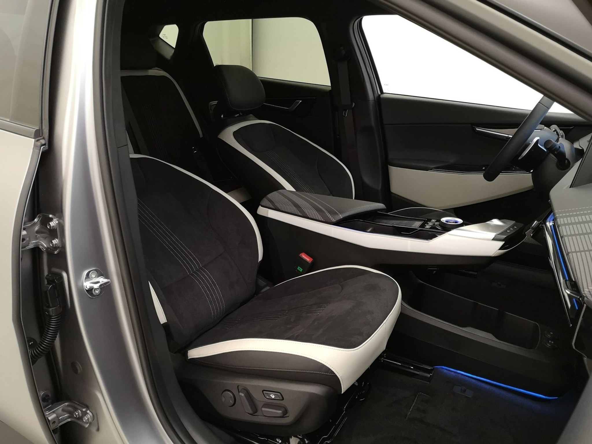 listing desktop thumbnail image 12