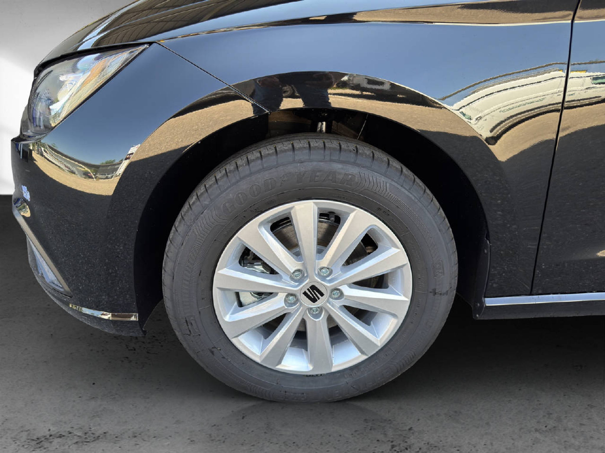 listing desktop thumbnail image 12