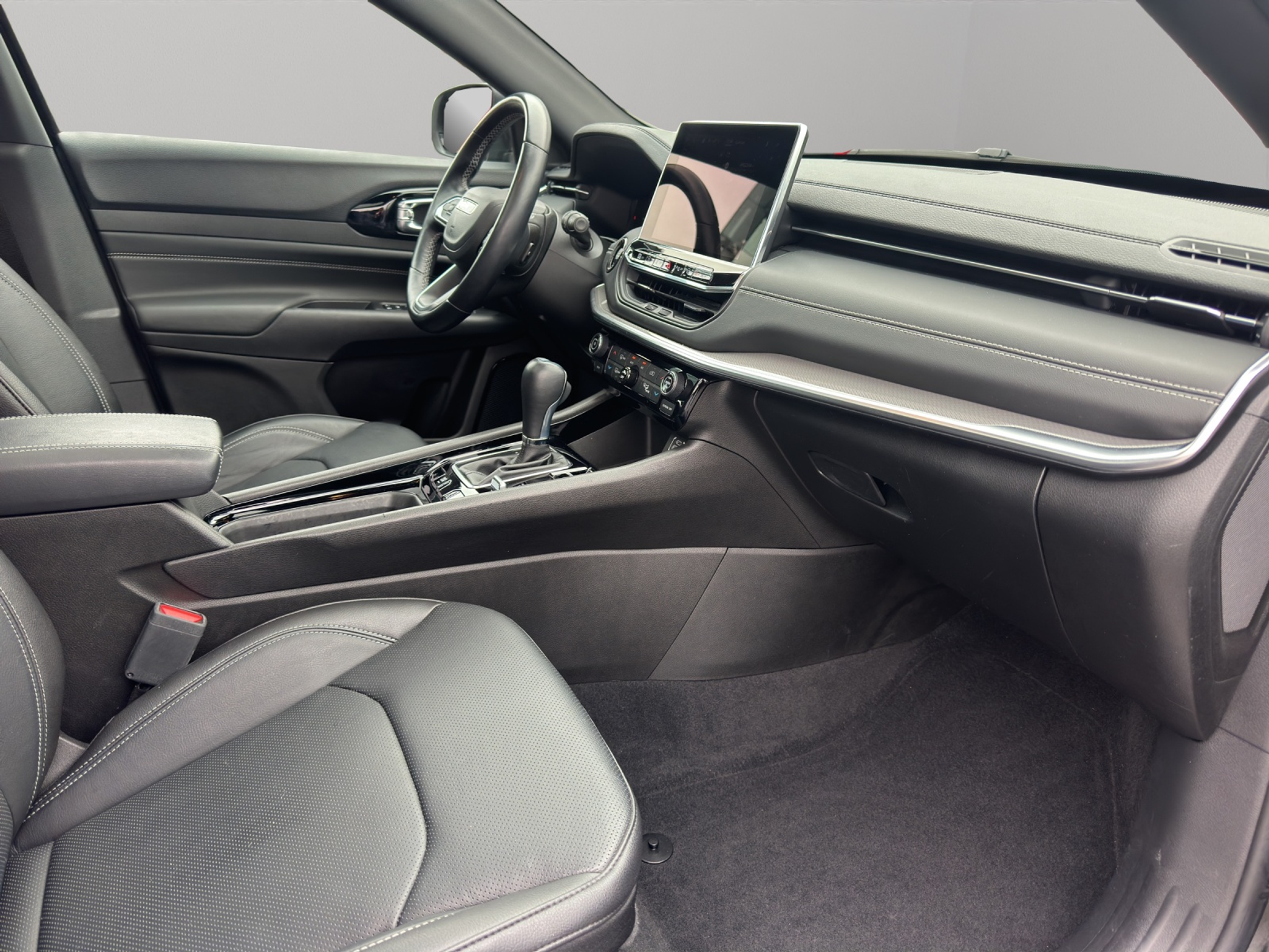 listing desktop thumbnail image 12