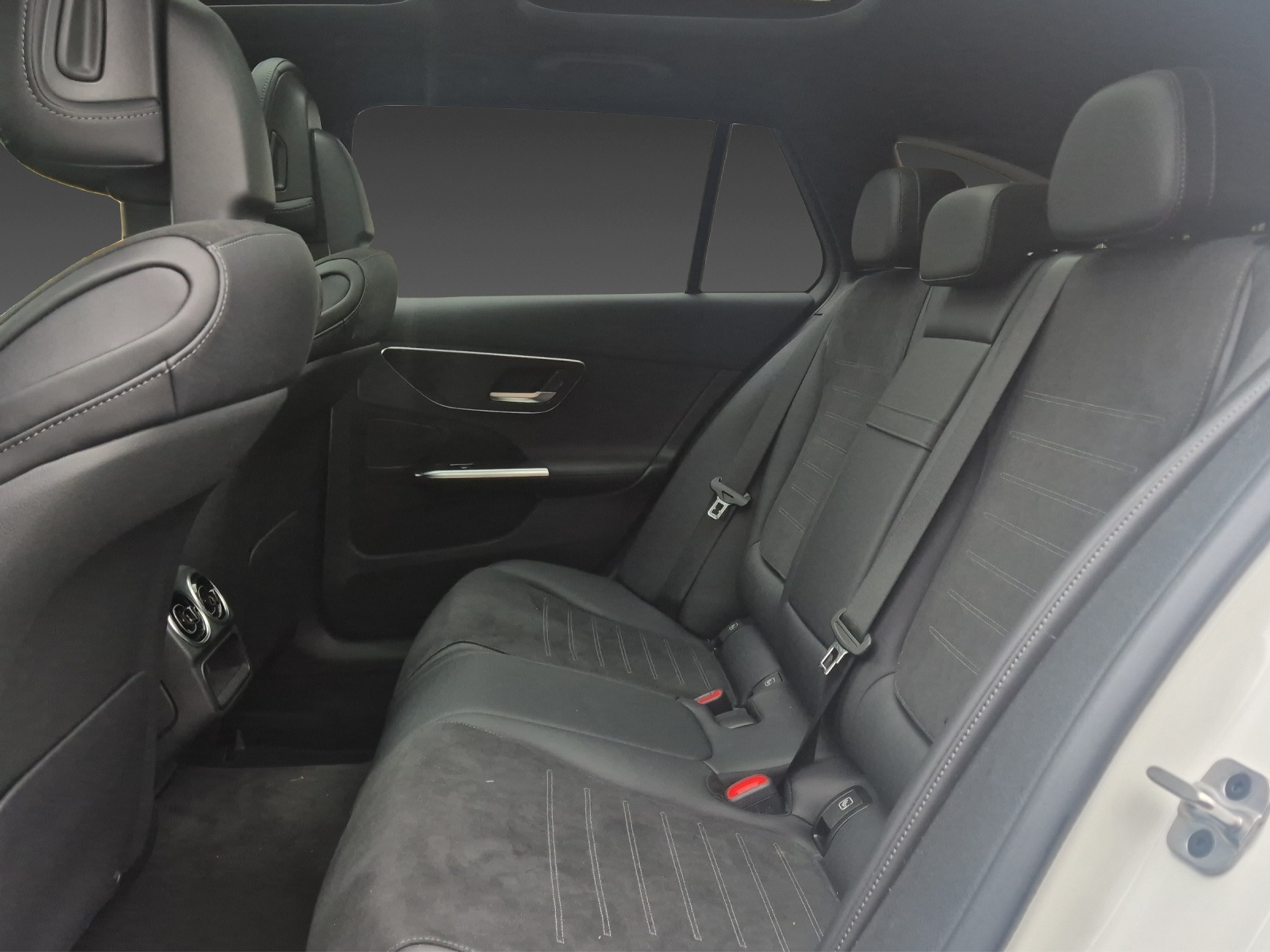 listing desktop thumbnail image 26