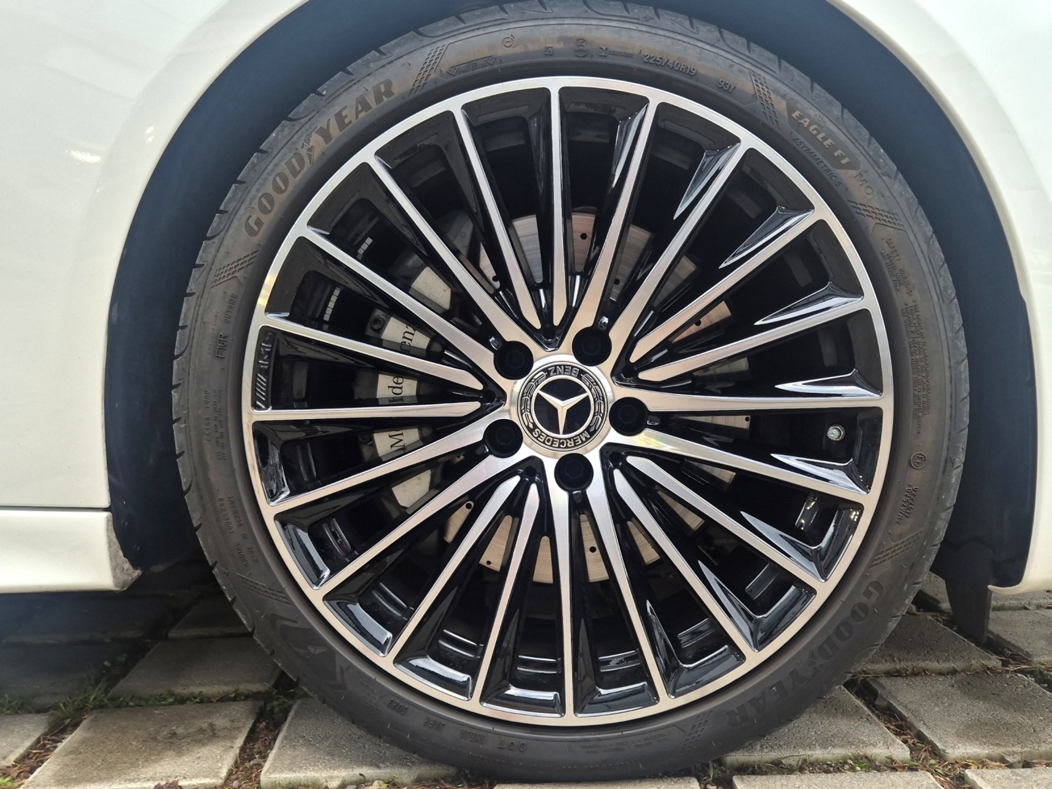 listing desktop thumbnail image 9