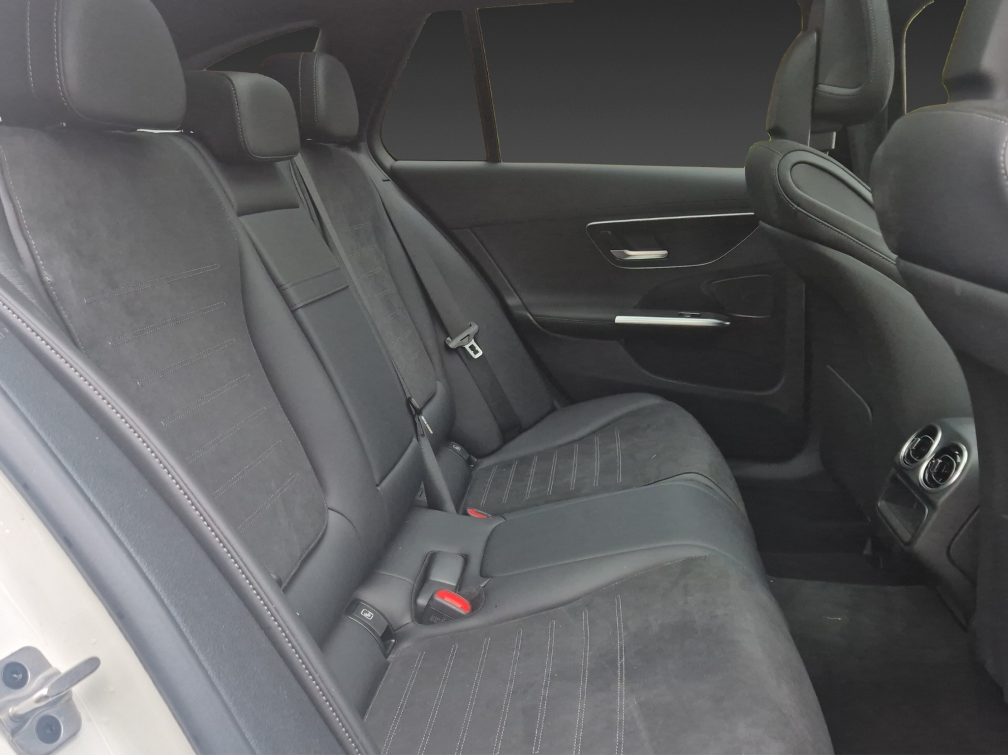 listing desktop thumbnail image 27