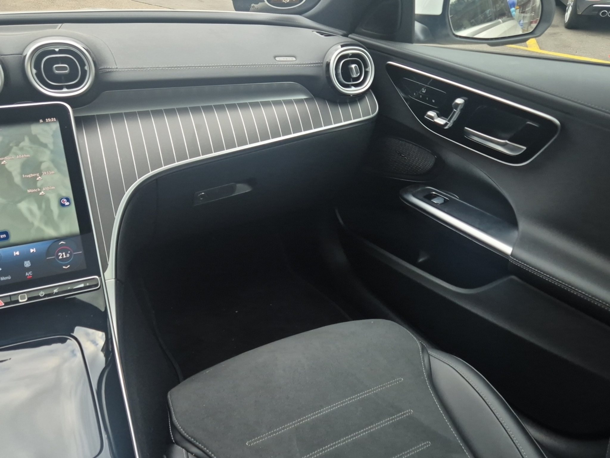 listing desktop thumbnail image 22