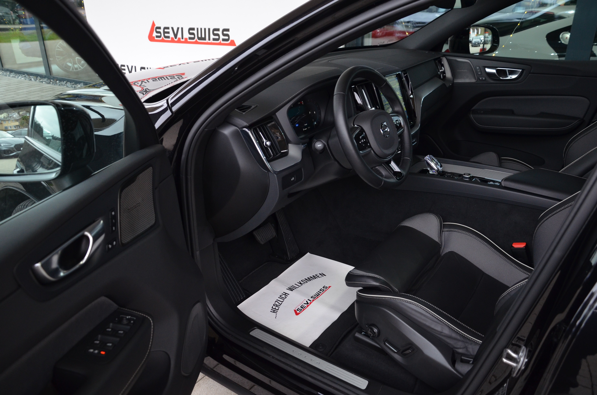 listing desktop thumbnail image 10