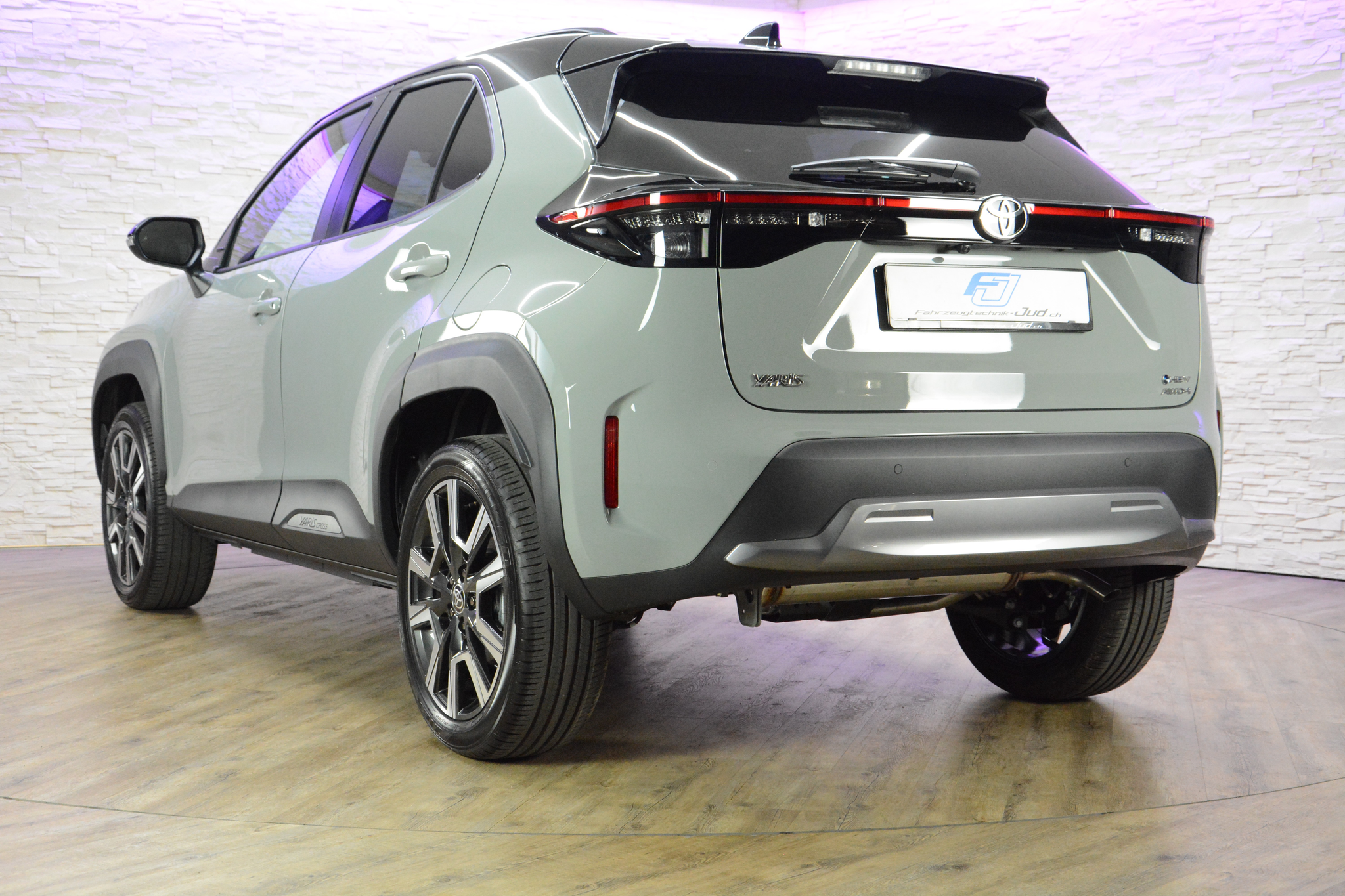 listing desktop thumbnail image 5