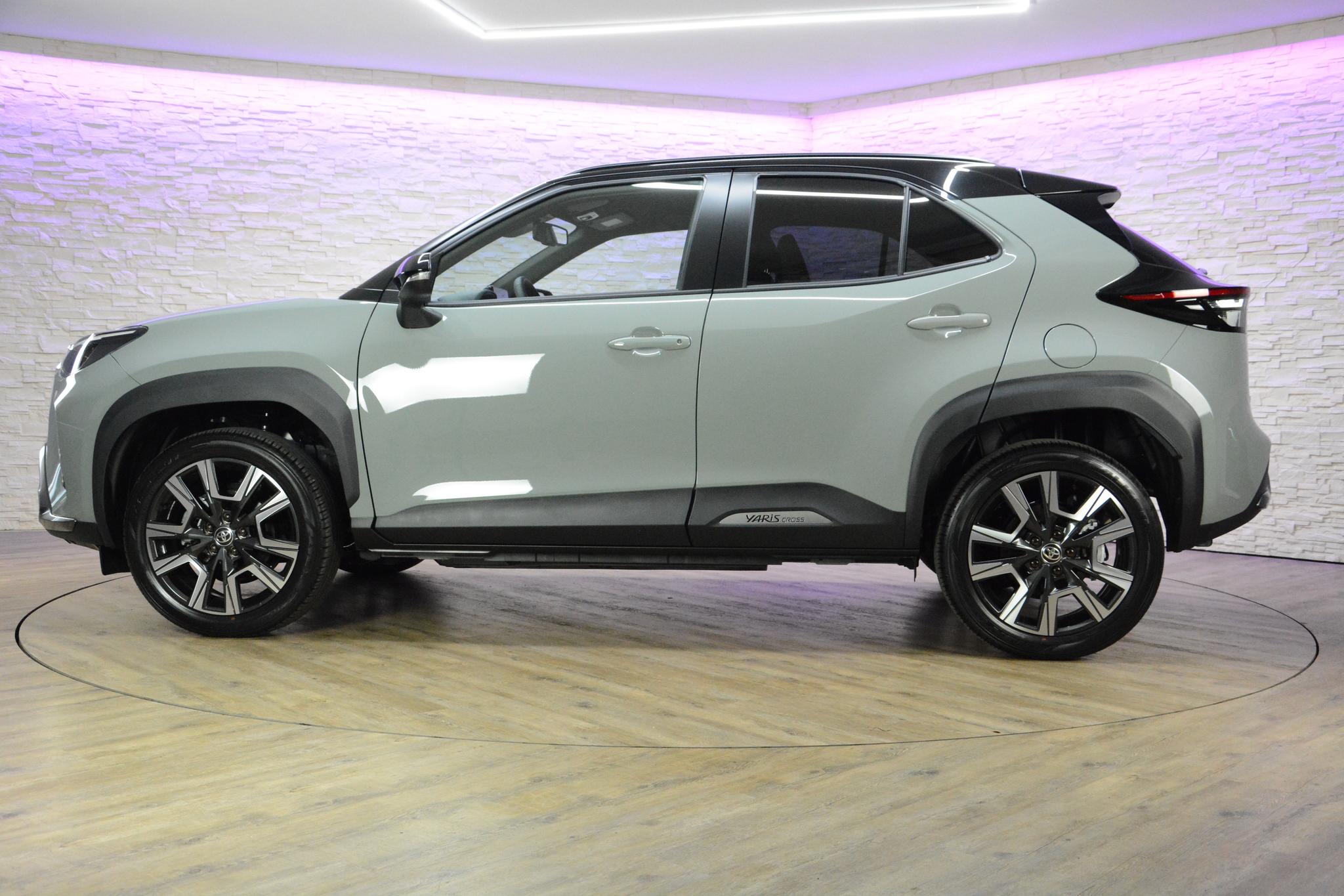 listing desktop thumbnail image 2