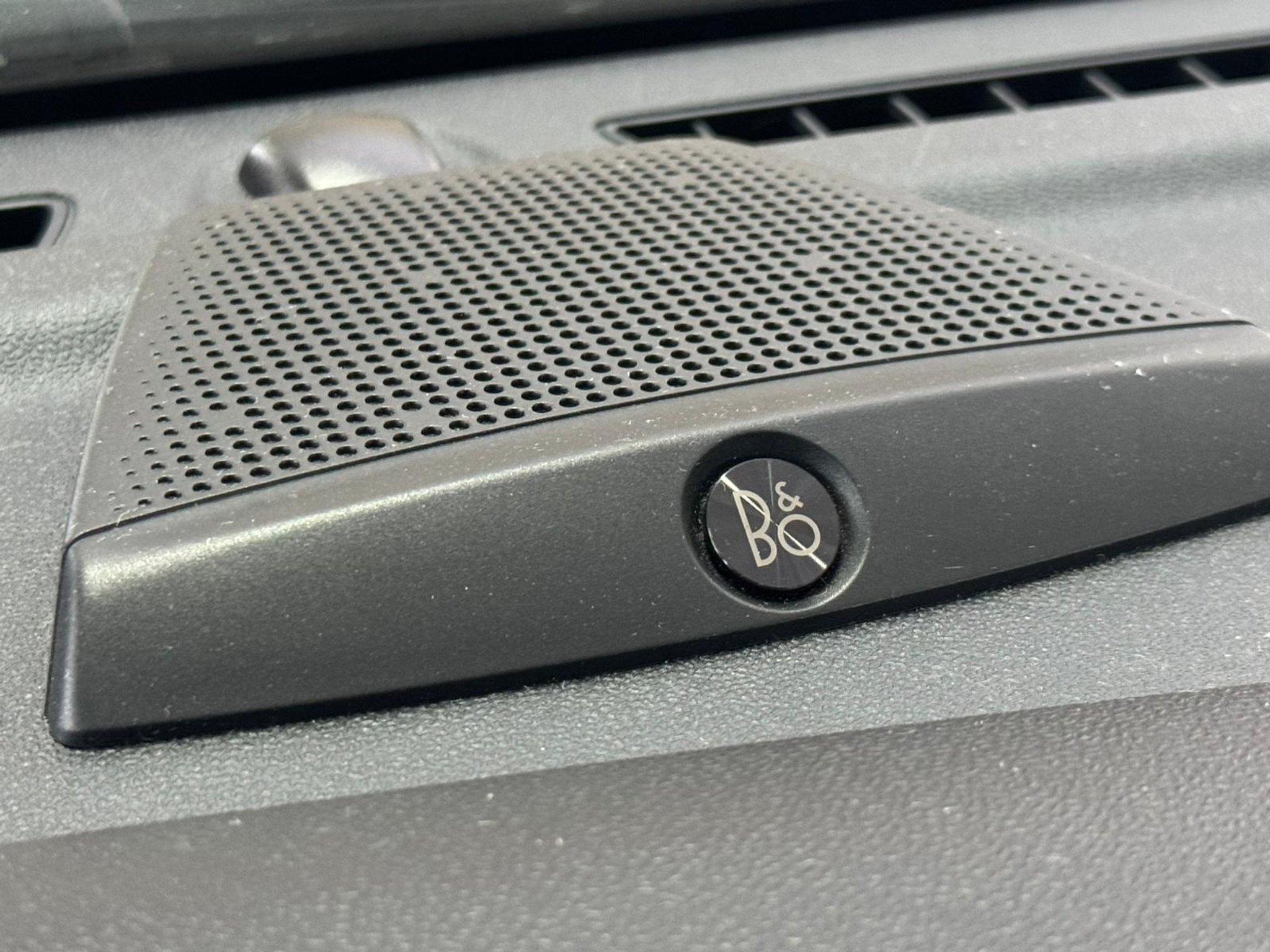 listing desktop thumbnail image 23