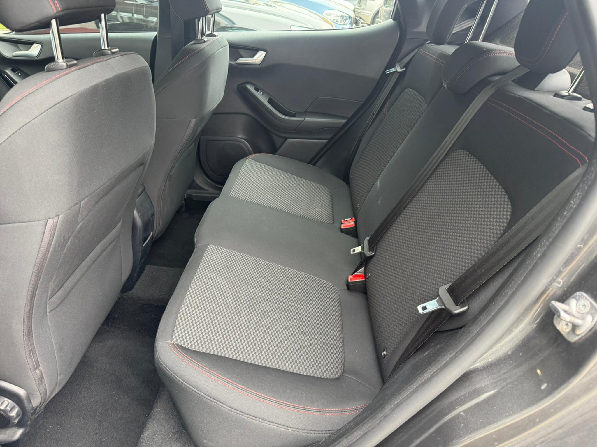 listing desktop thumbnail image 12