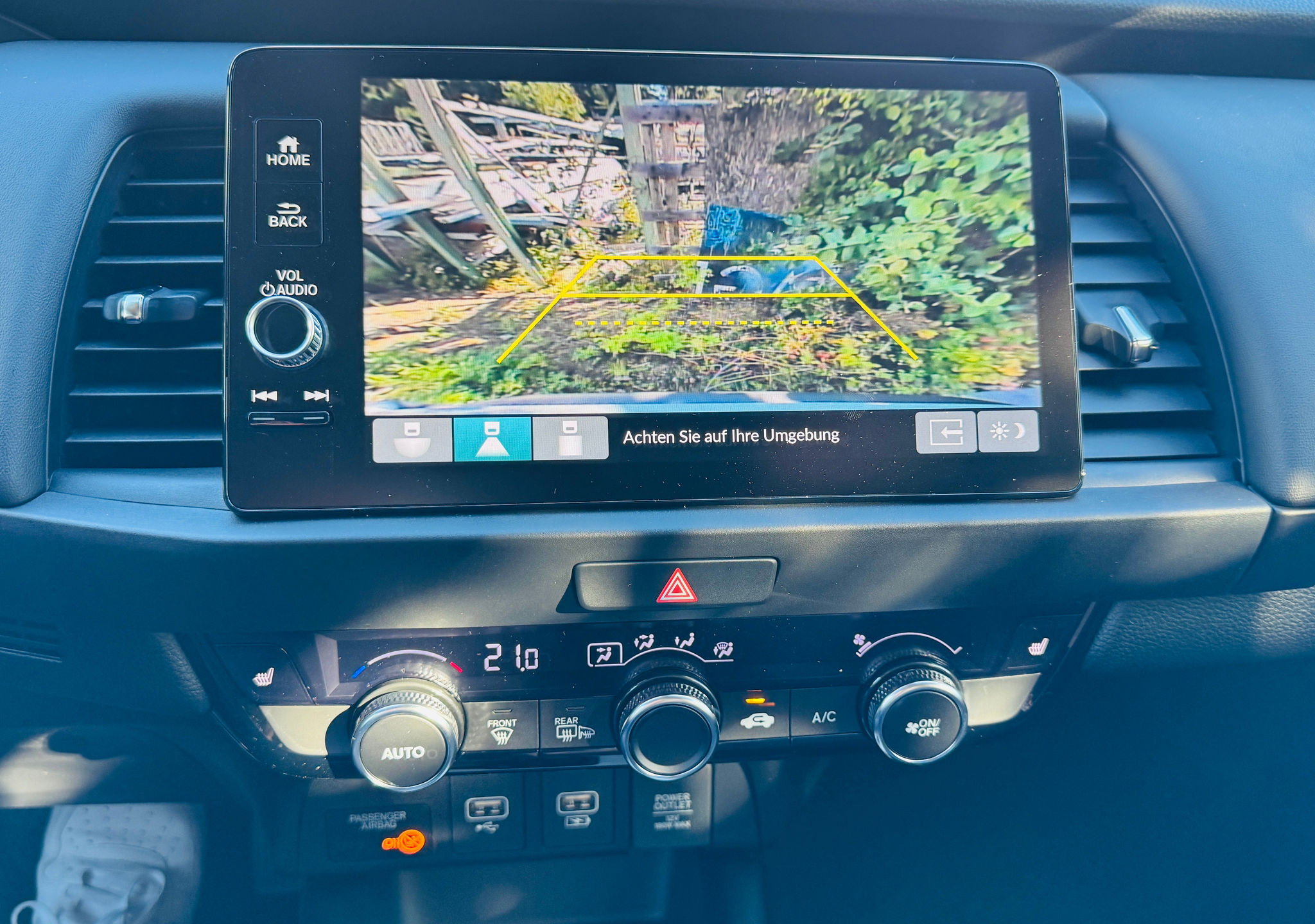 listing desktop thumbnail image 11