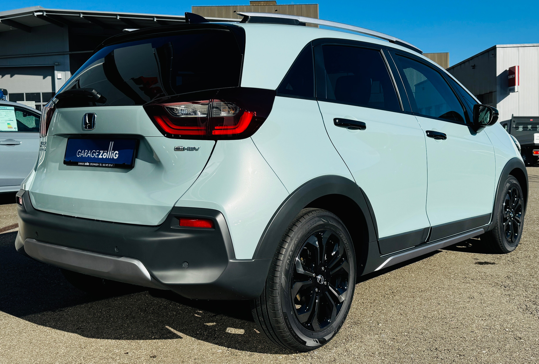 listing desktop thumbnail image 4