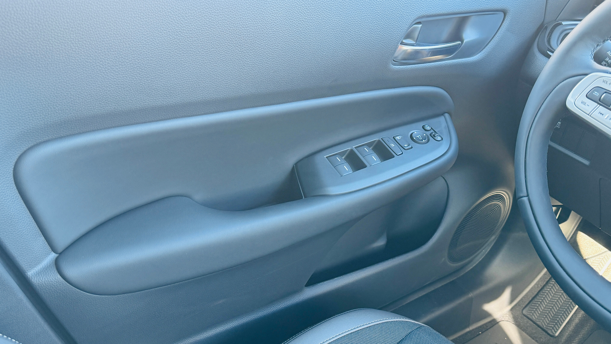 listing desktop thumbnail image 9