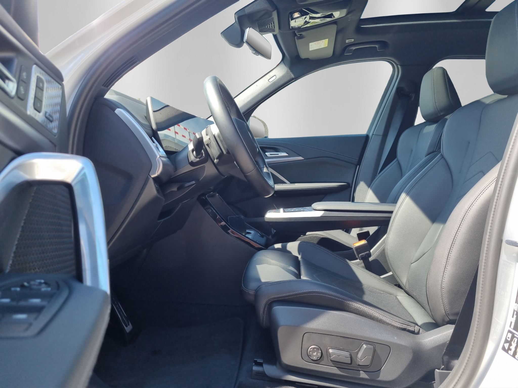 listing desktop thumbnail image 6