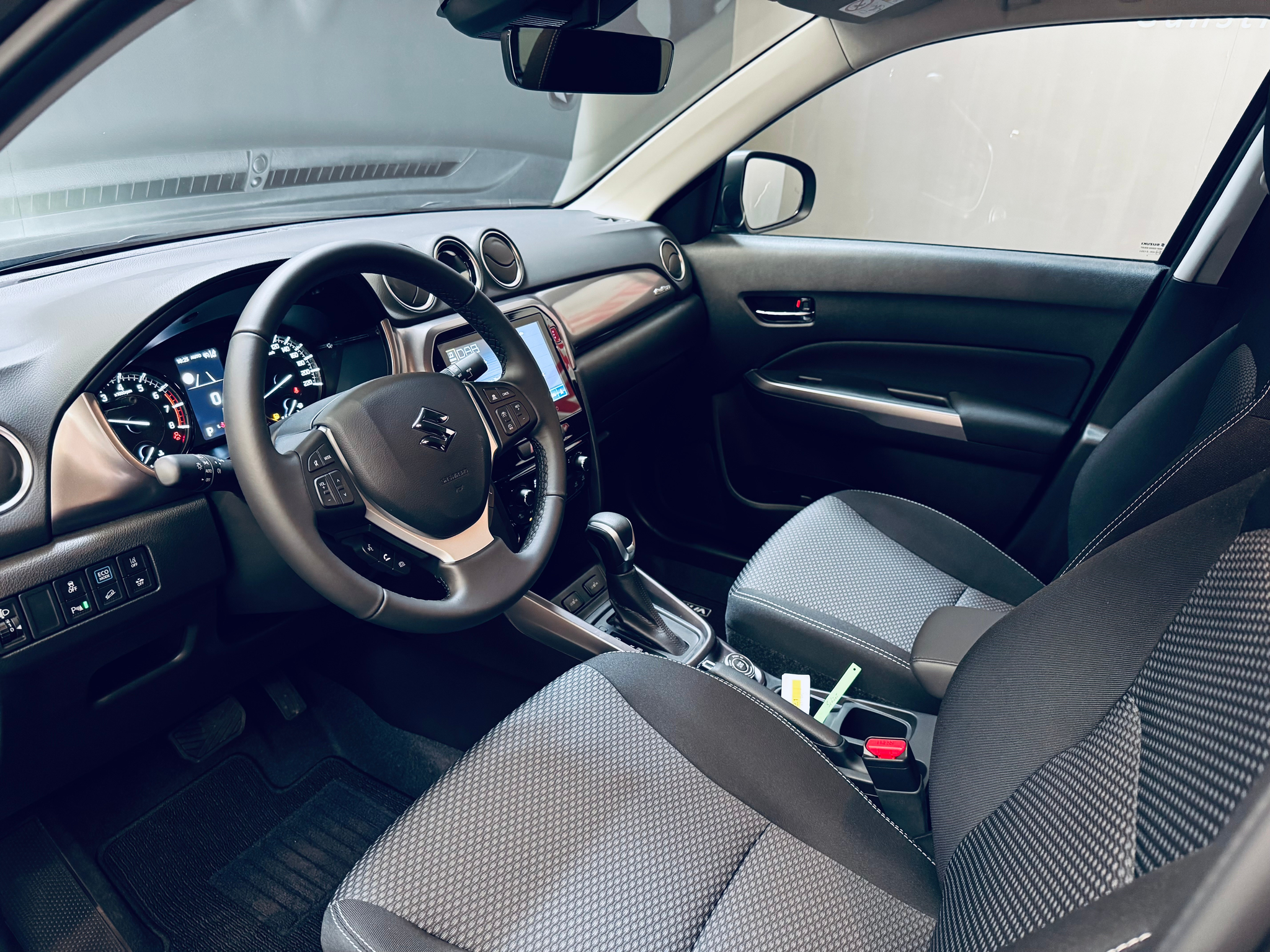 listing desktop thumbnail image 3